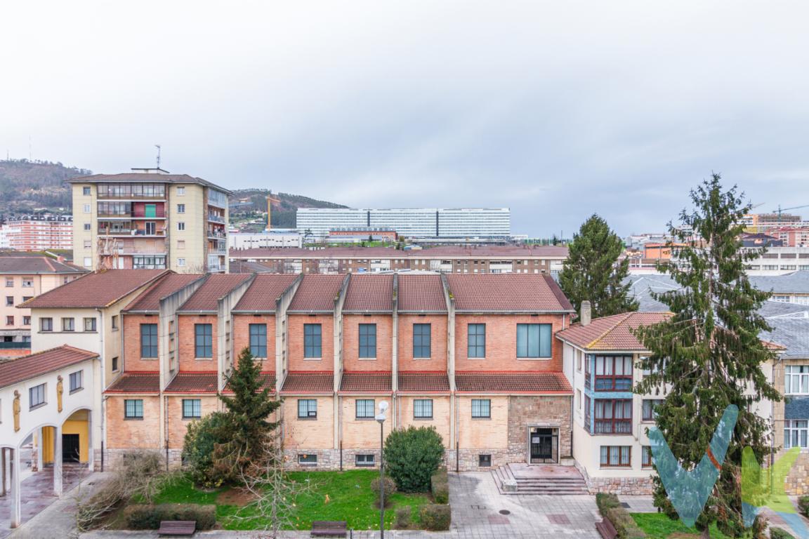 Oportunidad excepcional en Oviedo para inversores que buscan un activo de alta calidad con costes de mantenimiento nulos. Se vende la nuda propiedad de una 5ª planta (última) con dos amplias terrazas y 3 dormitorios en la calle Río Sella.Condiciones Exclusivas de la Operación:·       Perfil: Usufructuaria de 91 años.·       Compromiso Total de Gastos: Durante toda la vigencia del usufructo, la vendedora asumirá íntegramente:o   El Impuesto de Bienes Inmuebles (IBI).o   Las cuotas ordinarias de la Comunidad.o   Todas las derramas que puedan surgir.o   Seguro de hogar y suministros.·       Seguridad: Inversión sin desembolsos adicionales hasta la consolidación del dominio.·       Valor Añadido: Ubicación estratégica cerca del HUCA y el Campus del Milán, en un barrio con un ambicioso proyecto de mejora urbana.Adquiera hoy un inmueble con vistas despejadas y excelente potencial de revalorización con la tranquilidad de no tener gastos imprevistos.PRECIO DE VENTA SIN GASTOS NI IMPUESTOS INCLUIDOS: El precio de venta no incluye gastos de notaría, registro de la propiedad, gestoría, ni el Impuesto de Transmisiones Patrimoniales (ITP) o el IVA/AJD. HONORARIOS: El precio de venta no incluye los honorarios que se devengan a cargo del cliente comprador por la prestación de servicios de asesoramiento y gestión. El importe asciende al 2%, con un minimo de 2.000 EUR, del Precio de Venta (IVA no incluido). Dichos honorarios deberán ser abonados a la firma de la escritura pública.