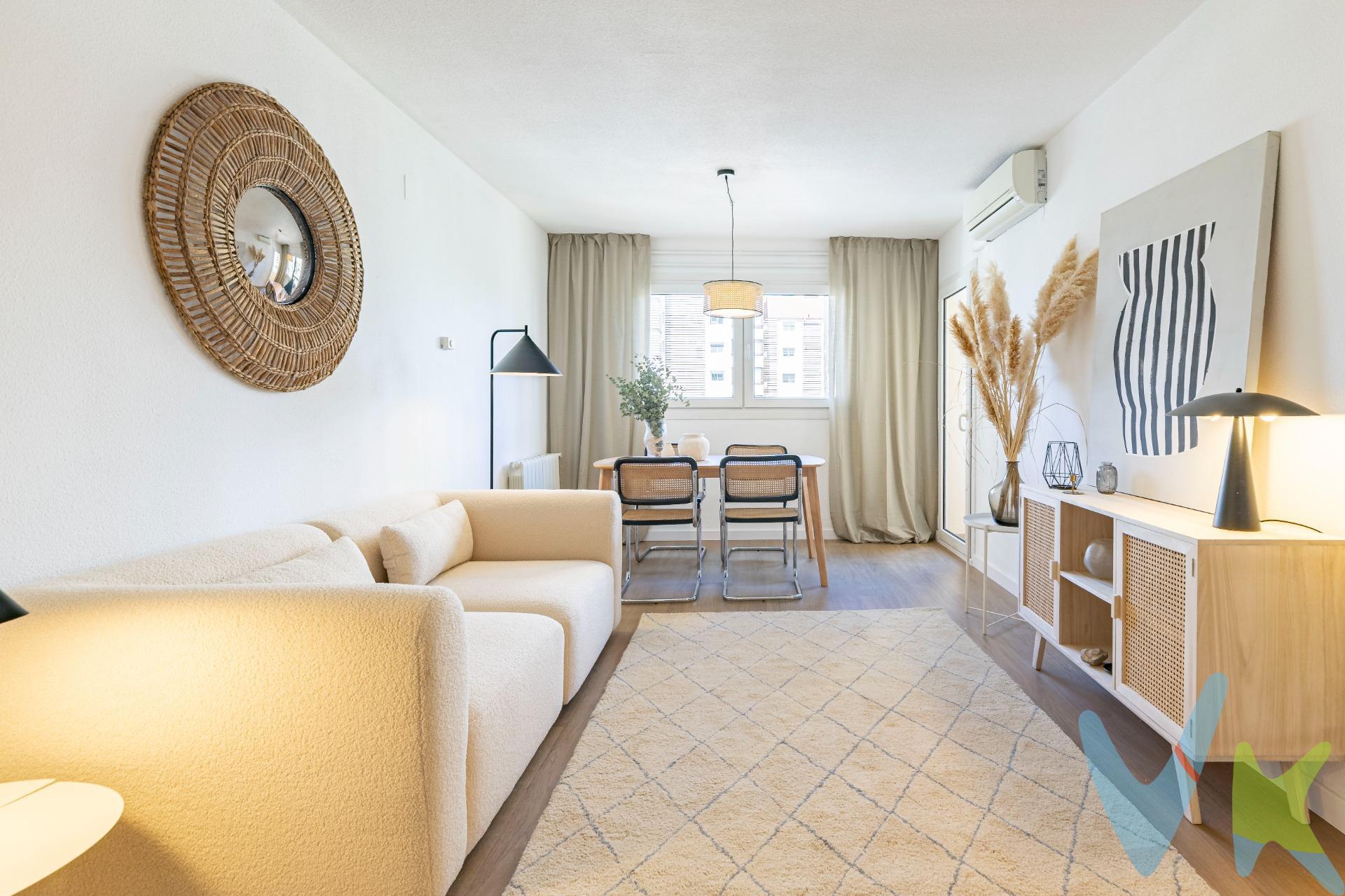 Piso con reforma para estrenar a dos pasos del Parque del Rio Turia. Esta vivienda totalmente reformada para estrenar en Nou Campanar, te invita a vivir en un entorno único, rodeado de naturaleza y tranquilidad, a solo un paso del antiguo cauce del Rio Turia, el mayor pulmón verde de Valencia. Su ubicación privilegiada te permite disfrutar de paseos, deporte al aire libre y momentos de desconexión en plena naturaleza, sin renunciar a la comodidad de estar cerca de todos los servicios que necesitas. El edificio te enamorará desde el primer momento. Su imponente hall, decorado con plantas y amplios espacios, te recibe con una sensación de paz y frescura. Además, contarás con la seguridad y tranquilidad de un conserje 24 horas. La vivienda es exactamente lo que siempre has deseado. Con 4 habitaciones amplias y luminosas, una de ellas perfecta para ser utilizada como despacho, disfrutarás de un ambiente cómodo y versátil. Además, podrás relajarte en su balcón con vistas despejadas al parque, un espacio ideal para tomar el desayuno o desconectar después un largo día de trabajo.. Los 2 baños modernos con grandes duchas están diseñados para ofrecerte el máximo confort y funcionalidad, mientras que la cocina independiente, acompañada de una práctica galería para lavandería, optimiza cada espacio para tu comodidad. Este hogar no es solo un lugar donde vivir; es un espacio pensado para disfrutar y crear momentos únicos en una de las mejores zonas de Valencia. ¡Propiedad así vuelan, no dejes pasar esta oportunidad única! . Llama ahora y asegura tu lugar en este entorno exclusivo. 