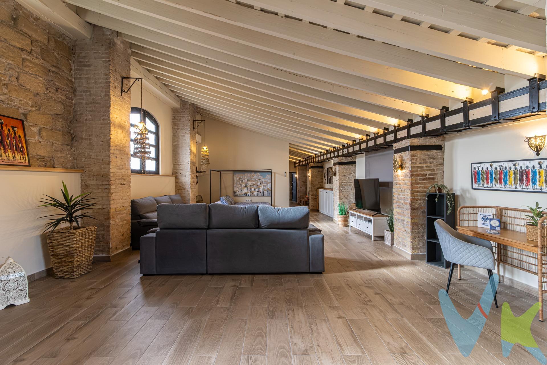 Imagina vivir en un espacio único, donde la historia y la modernidad se encuentran para ofrecerte una experiencia inigualable. Esta exclusiva vivienda de dos plantas, situado en el corazón de Jerez de la Frontera, se encuentra dentro de una antigua bodega que ha sido restaurada con esmero para combinar el encanto de lo antiguo con la comodidad del diseño contemporáneo. En la planta baja, el apartamento cuenta con un amplio salón, un área de futbolín y una cómoda sala de estar, creando un ambiente ideal para el entretenimiento. La cocina, completamente equipada y con un diseño abierto, ofrece todo lo necesario para disfrutar de su estancia en el centro de la ciudad. Con espacio de aparcamiento para 3 cohes. Subiendo a la planta superior, se encuentra una moderna cocina americana, totalmente nueva y equipada, otro amplio salón que dispone de televisión y conexión a Internet y dos habitaciones, cada una con su baño privado. Uno de estos baños incluye un jacuzzi. La restauración ha conservado el carácter original de la bodega, utilizando materiales de alta calidad que respetan su esencia, mientras que se han incorporado todos los elementos modernos para garantizar una experiencia de vida contemporánea. Además, su ubicación es inmejorable: a solo unos minutos a pie del centro histórico de Jerez, rodeado de restaurantes, comercios y zonas de ocio. La estación de tren también se encuentra cerca, facilitando el acceso a otras ciudades y destinos cercanos. ¡LLÁMANOS!. Por mandato expreso del propietario, comercializamos este inmueble en exclusiva, lo que le garantiza el acceso a toda la información, a un servicio de calidad, un trato fácil, sencillo y sin interferencias de terceros. Por este motivo, se ruega no molestar al propietario, a los ocupantes de la propiedad o a los vecinos. Muchas gracias por su comprensión. Informamos a nuestros clientes de que los gastos de notaría, registro, gestoría, impuestos y los honorarios de la agencia no están incluidos en el precio. A su vez, disponemos del documento informativo abreviado de la propiedad (según decreto 218/2005, del 11 de octubre) y de seguro de caución, para la protección del dinero entregado como señal para la reserva de una vivienda. . . 