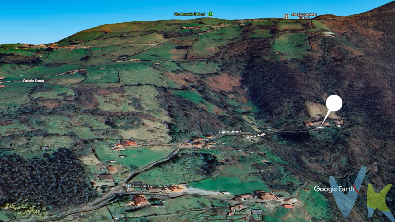 Se vende casa para reformar zona Olloniego Oviedo. Oportunidad única para adquirir casa en el encantador pueblo de Olloniego. Con un total de 136 metros cuadrados construidos y 122 metros útiles, esta vivienda proporciona el espacio perfecto para disfrutar de la tranquilidad del entorno rural sin renunciar a la comodidad.La casa consta de dos plantas:La planta baja tiene una superficie construida de sesenta y ocho metros cuadrados, de los cuales treinta y tres metros cuadrados corresponden a la vivienda y los restantes treinta y cinco metros cuadrados a almacén.La planta primera tiene una superficie construida de unos treinta y seis metros cuadrados.Tiene luz y agua.A tan solo 7 minutos en coche del centro de Olloniego. A 19 minutos de Oviedo, Langreo y Mieres. A 35 minutos de Gijón.Olloniego, con su encanto y belleza natural, es la ubicación ideal para quienes buscan un estilo de vida tranquilo y relajado. Los paisajes circundantes invitan a largas caminatas y actividades al aire libre, todo mientras se disfruta de la paz y la serenidad que caracteriza a este pueblo pintoresco. Además, la proximidad a servicios básicos y la facilidad de acceso a las principales carreteras aseguran que las necesidades cotidianas siempre estén a mano.Tomar la decisión de visitar esta casa es el primer paso hacia la posibilidad de estableciendo un hogar en plena naturaleza y rodeado de belleza natural. Le invitamos cordialmente a visitar esta singular propiedad, para que pueda experimentar de primera mano todo lo que tiene para ofrecer. Sin lugar a duda, ésta es no solo una casa, sino un hogar lleno de potencial esperando ser descubierto.Opción finca rustica independiente a la casa con una superficie de cuatro mil ochocientos sesenta y cuatro metros cuadrados. 