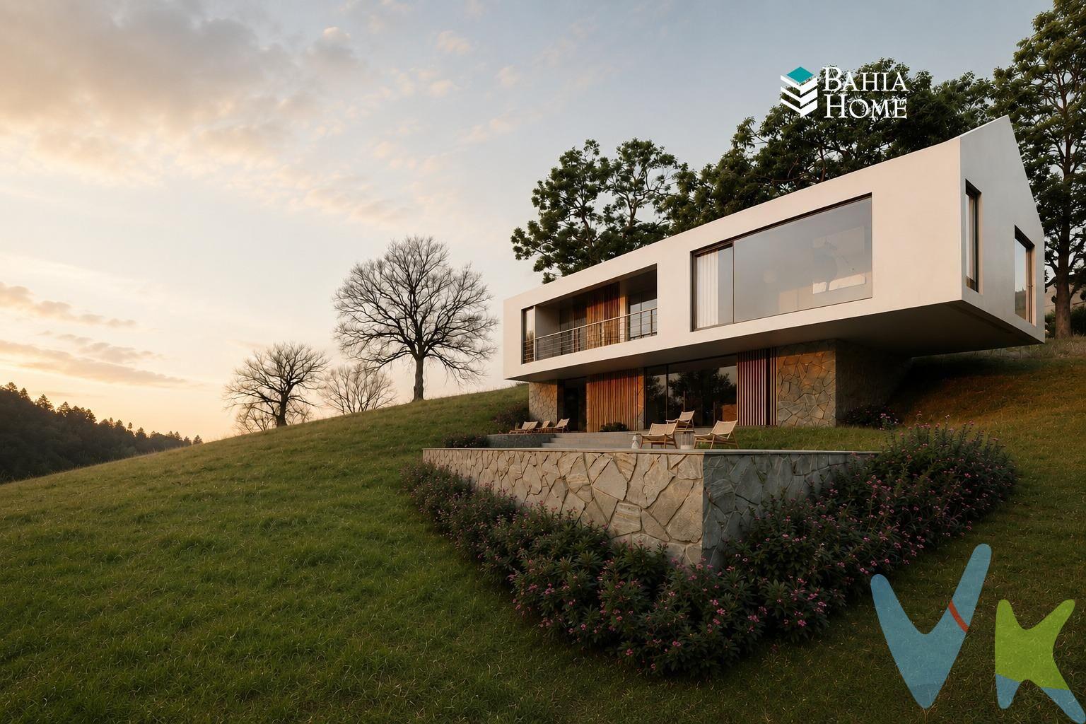 🌿 OPORTUNIDAD ÚNICA EN SANTIBÁÑEZ – GRAN PARCELA CON MÚLTIPLES POSIBILIDADES 🏡✨. A tan solo 2 km de Cabezón de la Sal, en el tranquilo y encantador barrio de Santibáñez, encontramos esta magnífica parcela en venta de 5.424 m², una oportunidad ideal tanto para inversión como para desarrollar un proyecto residencial con gran potencial 🌟. 📍 Ubicación privilegiada. Cabezón de la Sal se sitúa en el hermoso valle del río Saja, en paralelo a la Sierra del Escudo de Cabuérniga. Un entorno natural incomparable 🌄, perfectamente comunicado gracias a la línea de ferrocarril FEVE Santander-Oviedo 🚆 y la Autovía del Cantábrico. Santibáñez, donde se ubica la parcela, ofrece la tranquilidad de un entorno rural sin renunciar a la cercanía de todos los servicios 🛍️. 📐 Características del terreno. La parcela cuenta con una superficie total de 5.424 m², distribuida en:. 2.280 m² de suelo urbano 🏘️. 3.144 m² de suelo rústico de protección ordinaria 🌳. 🏗️ Gran potencial urbanístico. La normativa urbanística permite diferentes opciones muy atractivas:. Construcción de hasta 5 viviendas unifamiliares en hilera. O bien 3 viviendas unifamiliares independientes, con amplios jardines privados 🌿. En la zona rústica, posibilidad de edificar una vivienda unifamiliar aislada de hasta 250 m², con una gran parcela ajardinada 🌳🏡. 💡 Un proyecto lleno de posibilidades. Este terreno es perfecto para desarrollar un proyecto moderno y atractivo: desde viviendas contemporáneas con grandes ventanales, espacios abiertos y diseño eficiente, hasta chalets independientes donde disfrutar de privacidad, luz natural y conexión con la naturaleza ☀️🌿. Además, contamos con un anteproyecto de una vivienda totalmente integrada en el paisaje, que te permitirá visualizar el gran potencial del terreno y las distintas posibilidades de construcción 🏡📐✨. Imagina crear un hogar a medida, con jardín, zona chill-out, piscina o incluso un pequeño proyecto residencial con gran rentabilidad 📈🌟. 📞 ¿Te interesa?. No dejes pasar esta oportunidad. Contacta con nosotros para recibir más información o concertar una visita y descubrir todo el potencial de esta fantástica parcela. ¡Estaremos encantados de ayudarte! 😊. En BAHÍA HOME gestionamos propiedades en exclusiva, garantizando un servicio profesional, transparente y eficaz. El precio publicado incluye los honorarios de intermediación, sin costes adicionales para el comprador. No están incluidos los impuestos (ITP, IVA y AJD en su caso), ni los gastos de notaría, registro y gestoría. El consumidor tiene derecho a recibir, con carácter previo a la formalización de la operación, la información completa del inmueble (identificación, situación jurídica, urbanística, económica y estado de cargas), conforme a la normativa vigente.