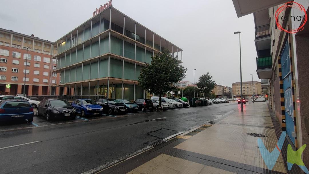 Ten tu vehículo a resguardo y asegúrate un lugar para aparcar cerca de tu casa. .En San Jorge, frente al CICIBOX. .Adquiere una participación en bajera de dedicada a aparcamiento. 16 plazas en rotación semestral con aseo común y espacio para dejar tu bicicleta. .Llama y te explicamos los detalles