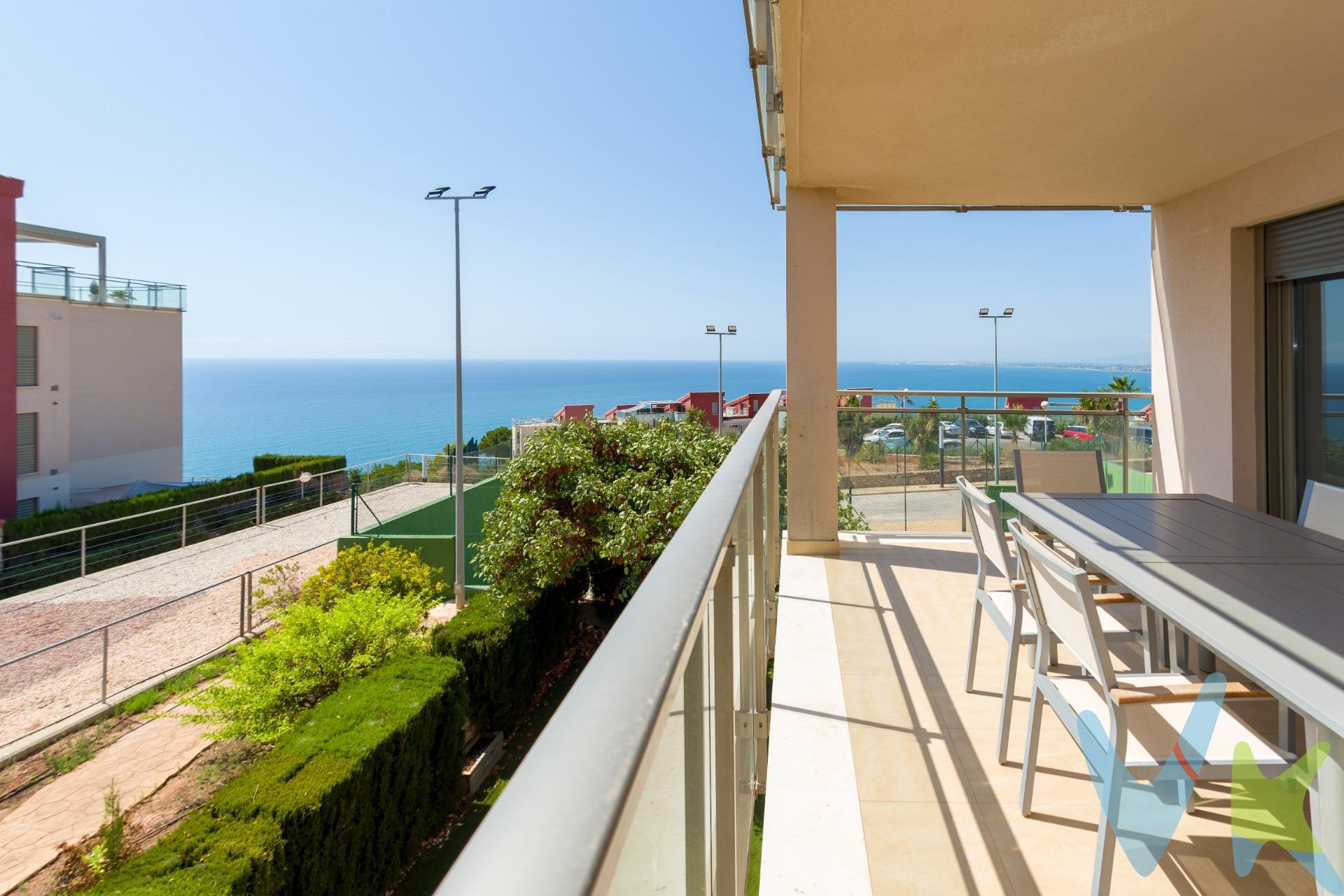 🌊🏡 APARTAMENTO DE 4 HABITACIONES CON ESPECTACULARES VISTAS AL MAR 🌅✨. 📍 URBANIZACIÓN PORTOCALA  TORRE BELLVER, ENTRE OROPESA Y BENICÀSSIM.  ¿Te imaginas despertarte cada mañana contemplando el azul del Mediterráneo? 🌊☀️. Te presentamos este fantástico apartamento de 4 habitaciones situado en la exclusiva Urbanización Portocala, en Torre Bellver, una de las zonas más privilegiadas y tranquilas de Benicàssim. 🌴🌿. 🏡 Una vivienda pensada para disfrutar del Mediterráneo, la tranquilidad y la naturaleza, con unas bonitas vistas al mar que aportan a la propiedad un atractivo especial. 🌊😍. 🛏️ 4 habitaciones. ✨ Espacio y comodidad para toda la familia. ✨ Habitaciones dobles con armarios empotrados, la principal con doble armario y baño en suite; un amplio salón que da a una terraza de 30 metros y una cocina independiente con galería. Vivienda con 2 plazas de garaje de 14 metros cada una. ✨ Una distribución ideal tanto para vivir como para disfrutar de vacaciones, ya que el apartamento tiene varias orientaciones, además de ser una vivienda toda exterior , con ventanas en todas las estancias. 🌅 Vistas al mar. Uno de los grandes atractivos de esta vivienda es su privilegiada orientación hacia el Mediterráneo. Desde el apartamento podrás disfrutar de unas preciosas panorámicas y de esa sensación de amplitud y luminosidad que solo ofrecen las viviendas junto al mar. 💙🌊. 🌴 URBANIZACIÓN PORTOCALA. Un entorno residencial tranquilo, rodeado de naturaleza 🌿, donde disfrutar de privacidad y calidad de vida, en un enclave excepcional de Torre Bellver. ☀️ Un lugar para disfrutar. 🏖️ Cerca del Mediterráneo. 🌿 Rodeado de naturaleza. 🌊 Magníficas vistas. 🏡 Zona residencial tranquila. ❤️ Un entorno perfecto para desconectar y disfrutar con pistas club de paddel. 💎 Una vivienda con mucho potencial. Perfecta como residencia habitual 🏠, segunda vivienda para disfrutar de las vacaciones 🏖️. ✨ Porque no solo compras un apartamento…. 🌊 compras vistas, tranquilidad, naturaleza y calidad de vida. 📍 TORRE BELLVER : a diez minutos en coche de Benicasim pueblo  y  a 10 minutos de Oropesa así como de su puerto deportivo. 💙 El Mediterráneo como vecino. 🌅 Las vistas como protagonista. 🏡 Tu hogar como destino. 📞 ¡Ven a visitarlo y descubre por qué este apartamento puede ser el lugar que estabas buscando! 😍🔑. Por mandato expreso del propietario comercializamos este inmueble mediante contrato de multi-exclusiva, por el cual numerosas agencias colaboradoras, nacionales e internacionales, ofrecen esta vivienda a sus potenciales compradores, todo ello garantizando un servicio de calidad, un trato fácil, sencillo y sin interferencias de terceros, ya que la gestión es a través de nuestra agencia. *Impuestos, gastos de compraventa tales como honorarios agencia y financiación no incluidos. 