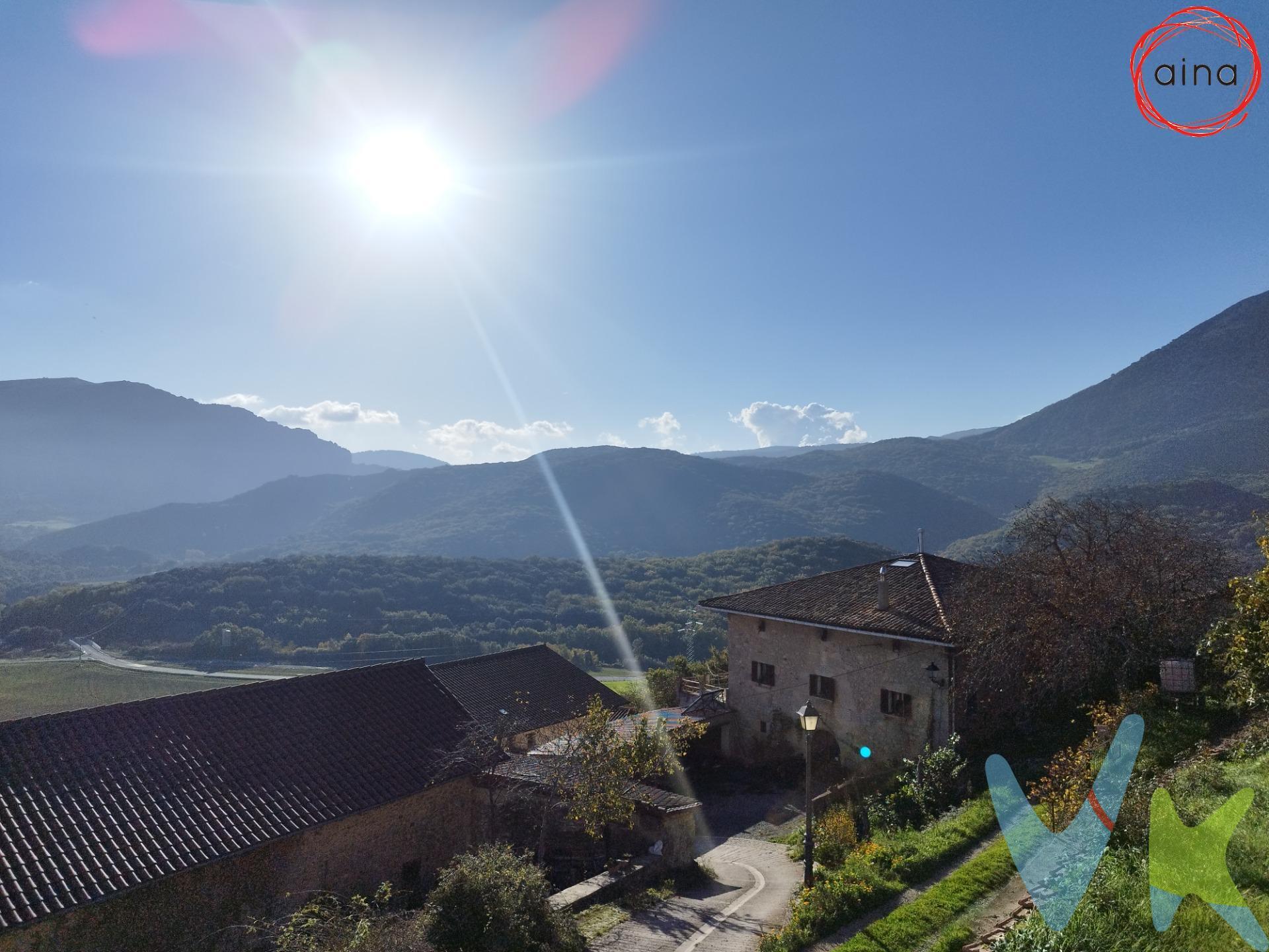 En la pequeña y tranquila localidad de Atondo (Cendea de Iza) situada en la carretera de Astrain a Irurtzun, a 6 Km de Irurtzun y 24 Km de Pamplona:  Se oferta en Venta,  esta casa de pueblo adosada completamente rehabilitada en 2.006, "no dispone de terreno ni jardín", consta de: planta baja: bajera, zona de caldera y depósito de gasoil, zona de lavado  y trastero; planta 1ª: cocina americana montada, salón comedor y baño; planta 2ª: 2 dormitorios y baño; planta ático buhardilla: amplia sala que puede servir de tercer dormitorio, despacho, sala de juegos para niños, etc; calefacción y agua caliente mediante caldera de gasoil con su depósito de 1.000 litros. Si lo que estás buscando es vivir en un entorno rodeado de naturaleza y tranquilidad pero a su vez estar cerca de los servicios ¡aquí tienes la vivienda que estabas buscando!, llámanos y no dejes escapar esta oportunidad, ¡te la enseñaremos encantados!. 