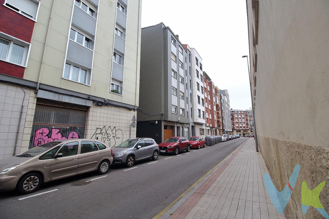 ¡Descubra esta extraordinaria oportunidad de adquirir su próximo hogar en la zona de los Jesuitas en el  barrio de Ceares, Gijón!Ponemos a la venta un precioso piso totalmente exterior para reformar a su gusto. Se distribuye en tres dormitorios,  cocina con zona de tendedero, sala y baño con ventana. Es ideal para reformar a su gusto, aunque las ventanas ya están cambiadas y son de PVC climalit.Esta vivienda, situada en la cuarta planta de un edificio con ascensor construido en 1968. Con una superficie total construida de 78.57 metros cuadrados, el piso cuenta con 63.4 metros útiles Dispone de tres habitaciones, ideales para albergar cómodamente a una familia o para quienes necesiten de un espacio de trabajo personal, permitiendo personalizar los espacios de acuerdo a las necesidades y gustos de sus futuros propietarios.La distribución del piso también incluye un salón con vistas despejadas, La cocina, por su parte, ofrece una disposición práctica y funcional.Situado en la acogedora y bien conectada zona de los Jesuitas en Ceares, sus futuros habitantes disfrutarán del privilegio de tener todo lo que necesitan a su alcance. El piso se encuentra excelentemente comunicado por transporte público, con paradas de bus cercanas que facilitan los desplazamientos hacia cualquier punto de la ciudad.En conclusión, este piso representa una oportunidad inmejorable de inversión y calidad de vida en uno de los lugares más buscados de Gijón. No deje pasar la oportunidad de adquirir un hogar que ofrece una excelente relación calidad-precio.Le invitamos a concertar una visita para apreciar de primera mano todo lo que este magnífico inmueble tiene para ofrecer. No dude en ponerse en contacto para obtener más información y asegurar su cita. Esta es su ocasión de vivir en el hogar de sus sueños en el encantador barrio de Ceares.Contamos con más de 35 años de experiencia acreditada y nuestro objetivo es garantizarle un servicio de compra humano, ético, de calidad, fácil y seguro. Nuestro equipo lo integran agentes con la titulación AIR (Agente Inmobiliario Registrado), somos CRS (Council of Residential Specialist) y API. (Agente de la Propiedad Inmobiliaria Colegiado nº248). Contamos con un seguro de Caución que nos permite garantizar el depósito de las cantidades entregadas por nuestros clientes.Te ayudamos con la financiación con las mejores condiciones hipotecarias hasta el 100%.Consulte en nuestras reseñas de Google lo que opinan los clientes que ya han trabajado con nosotros.El precio no incluye gastos de notaría, registro e impuesto de transmisiones.