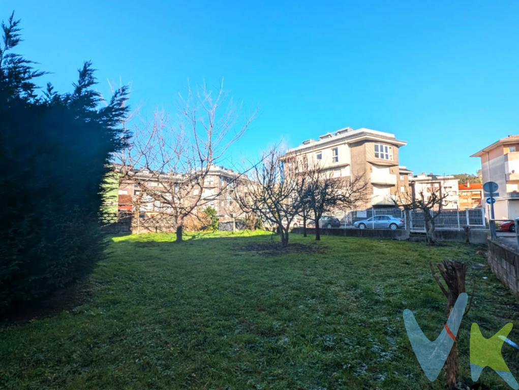 ¡Oportunidad única para inversores y promotores!Se trata de una parcela urbana en el corazón de Renedo de Piélagos, y es perfecta para desarrollar un proyecto residencial.Está situada en el núcleo urbano, con todos los servicios a pie de calle y es ideal para la construcción de varias viviendas.Características principales:La ubicación es inmejorable, con acceso inmediato a transporte público, centro de salud, colegios, supermercados, etcSuperficie edificable: La parcela cuenta con una edificabilidad de 1,5m²/m², lo que permite un óptimo aprovechamiento para viviendas unifamiliares.Coeficiente de ocupación del 53%, ofreciendo una excelente relación entre superficie de suelo y volumen de construcción.Calificación urbana, lista para desarrollar: no requiere transformación urbanística previa.No dejes pasar esta oportunidad de inversión en una población con una gran demanda residencial, una excelente comunicación y una alta calidad de vida y todo ello en una de las zonas con mayor proyección del área metropolitana de Santander.Los gastos de gestión para el comprador son del 1%.