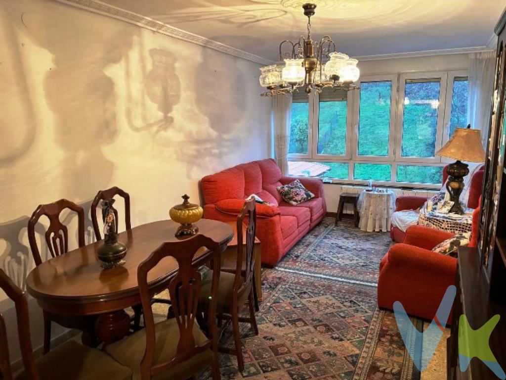 Se vende acogedor piso en Puente San Miguel, ideal tanto como vivienda habitual como inversión. La vivienda cuenta con tres habitaciones, un baño completo, salón luminoso y cocina independiente, ofreciendo una distribución cómoda y funcional.La vivienda se encuentra en una zona tranquila y bien ubicada, con excelentes conexiones con la Autovía A8 y fácil acceso a distintas direcciones, permitiendo desplazarse cómodamente hacia localidades como Torrelavega, Santander o Cabezón de la Sal...Además, dispone de todos los servicios cercanos como supermercados, colegios, transporte y zonas verdes.Cuenta también con un garaje cerrado en el exterior, un extra muy práctico para el día a día.Una oportunidad perfecta para quienes buscan amplitud, comodidad y buena comunicación.No lo pienses más y ven a visitarlo!!!!Gastos e Impuestos no incluidos en el precio. Compra sujeta a ITP. El comprador se hará cargo de los costes de la escritura e inscripción en el Registro de la Propiedad. 
