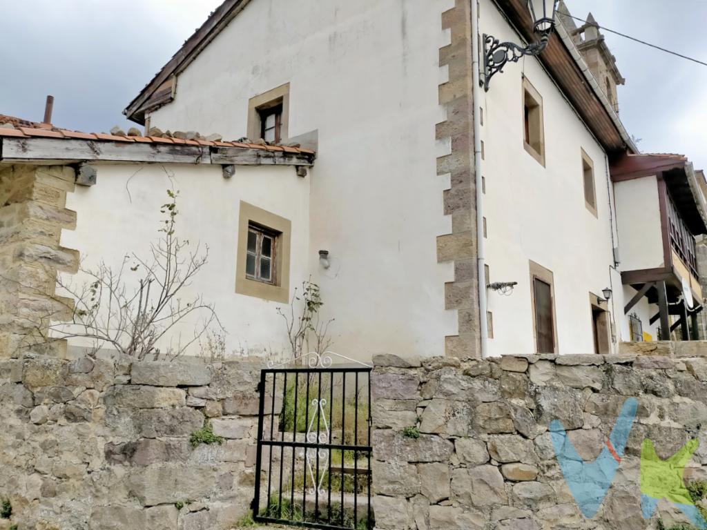 Casa rural en Polaciones.Consta de dos plantas y un almacén con entrada independiente.Sus muros anchos de piedra y hormigón la hacen cálida en invierno y fresca en verano. Tejado y paredes en muy buen estado.Orientación Sur.Se distribuye en un gran recibidor que da acceso a una amplia cocina, una sala de estar, un baño y un espacio que se ha utilizado como leñera. En la planta de arriba encontramos 4 habitaciones dobles y un baño.Es ideal para amantes de la naturaleza , como primera o segunda residencia. ¡No lo dudes y pídenos una visita!