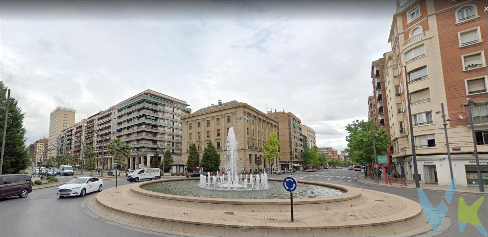 Garaje en la Gran Vía de Logroño.Entrada por la Plaza de la Paz. (Espolón)Primer sótano.Amplia plaza, facil maniobra. 