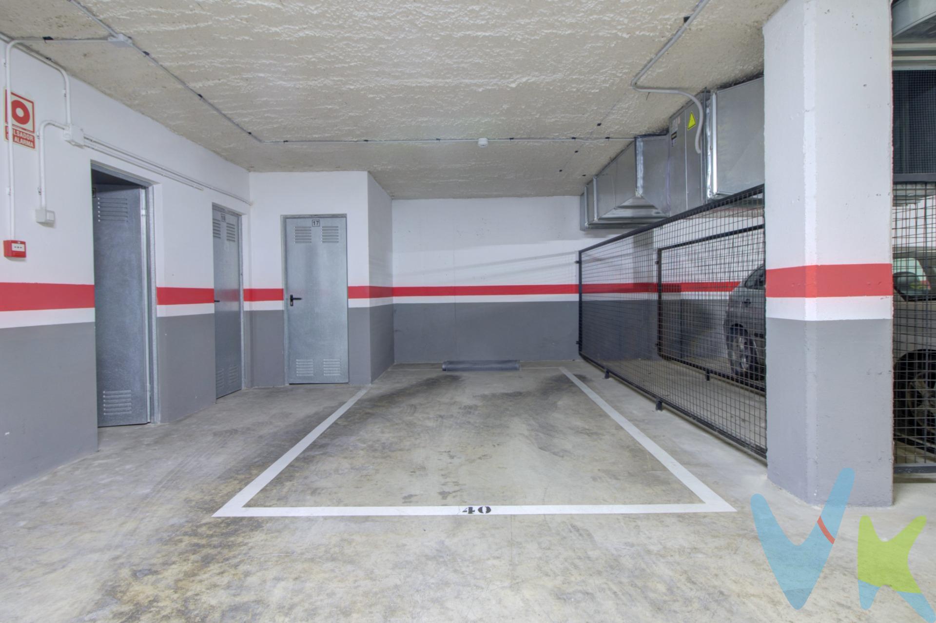 ¡No dejes pasar esta increíble oportunidad! Te presentamos una plaza de parking en la encantadora ciudad de Almazora, ideal para quienes buscan comodidad y seguridad. Este espacio no solo te ofrece un lugar donde resguardar tu vehículo, sino que también incluye un práctico trastero donde podrás almacenar esos objetos que siempre necesitas tener a mano pero sin ocupar espacio en casa. Ubicado en una zona tranquila y accesible, este parking es perfecto tanto si resides aquí como si trabajas cerca. Olvídate del estrés por encontrar aparcamiento o preocuparte por el cuidado de tus pertenencias; con esta oferta tendrás todo lo necesario al alcance de tu mano. Aprovecha ahora para asegurar este valioso recurso antes que se agote.