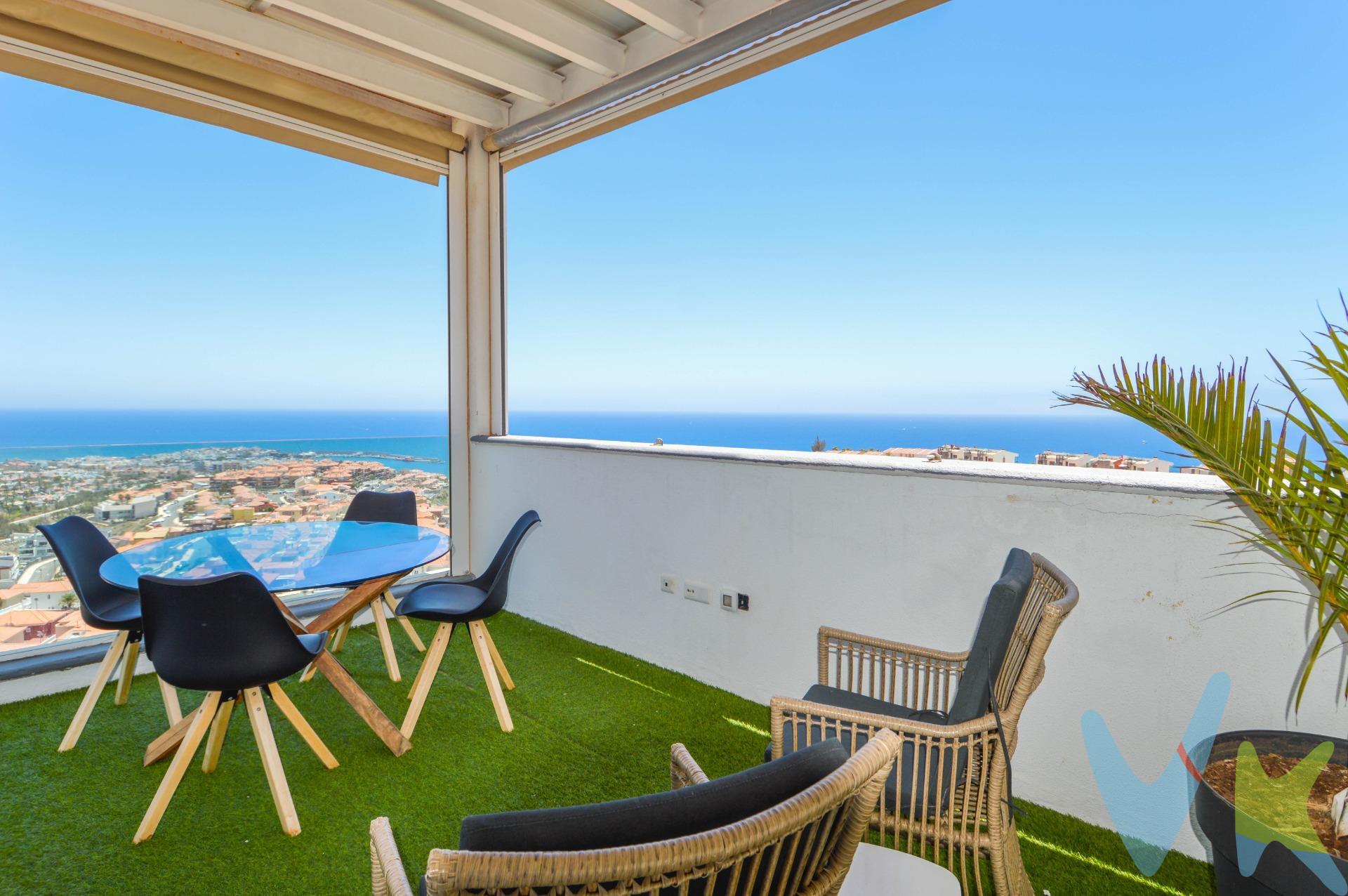 Si siempre has soñado con despertarte contemplando el azul del océano y disfrutar de los mejores atardeceres desde la comodidad de tu hogar, este ático en Loma Dos es la propiedad que estabas buscando. Ubicado en la zona alta de la localidad, este hogar destaca por su inigualable tranquilidad, su privacidad y unos paisajes de ensueño. El verdadero tesoro de este inmueble es su impresionante terraza de 18 m², diseñada estratégicamente para exprimir al máximo el maravilloso clima de la zona durante todo el año. Cuenta con una zona cubierta y  al aire libre, lo que la convierte en el lugar ideal para desayunos relajados, barbacoas con amigos o simplemente desconectar bajo el sol. Desde aquí disfrutarás de una vista ininterrumpida que abarca toda la belleza de Loma Dos y se funde directamente con el horizonte del mar y sus mágicos atardeceres. Un interior luminoso, elegante y acogedor ; cada rincón de este ático ha sido pensado para ofrecer el máximo confort con un estilo fresco y sofisticado; privacidad desde el primer momento;  acceso a la vivienda se realiza a través de una cómoda entrada privada. Un amplio y acogedor salón inundado de luz natural, donde la decoración fresca se combina con el gran atractivo de la propiedad: poder ver el mar sin moverte del sofá. Cocina totalmente equipada con todo lo necesario, funcional y optimizada. Un dormitorio amplio, luminoso, y un baño completo. . Vivir en la zona alta de Loma Dos te ofrece una tranquilidad absoluta, pero con la ventaja de estar a solo unos minutos de Arguineguín, un vibrante pueblo costero que combina el encanto marinero con todas las comodidades modernas: Gastronomía de kilómetro cero, servicios de primer nivel, playas y ocio. 🔑*Visitas a la propiedad*: Todos los interesados en ver la propiedad deberán presentar un documento de identificación válido, como DNI, NIE o pasaporte, antes de la visita. Además, se requerirá que firmen una hoja de visita al ingresar a la propiedad. INFORMACION ADICIONAL:. - El uso de la propiedad estará siempre sujeto a la legislación vigente. - Información legal: La propiedad se vende como cuerpo cierto. Es posible que el plano y sus medidas no sean exactos. El Precio de Venta al Público (PVP) no incluye gastos. Los impuestos y demás gastos derivados de la compraventa corresponden al comprador. El inmueble está sujeto al ITP (6,5% con carácter general). La base imponible será el mayor valor entre: 1) precio de venta, 2) tasación, 3) valor de referencia catastral. Gastos: Notaría y Registro entre el 0,3% y el 0,8% aproximadamente, según aranceles, y gestión documental. Financiación: Los gastos de hipoteca, bancarios y de tasación serán a cargo del comprador, según sus necesidades y elección. Los honorarios de la inmobiliaria serán asumidos por el vendedor. La operación y condiciones de compraventa están sujetas a la aceptación expresa del vendedor. Para más información y documentación legalmente exigible al consumidor, no dude en contactarnos. Anuncio sujeto a errores, cambios, omisiones y/o retirada del mercado sin previo aviso. 