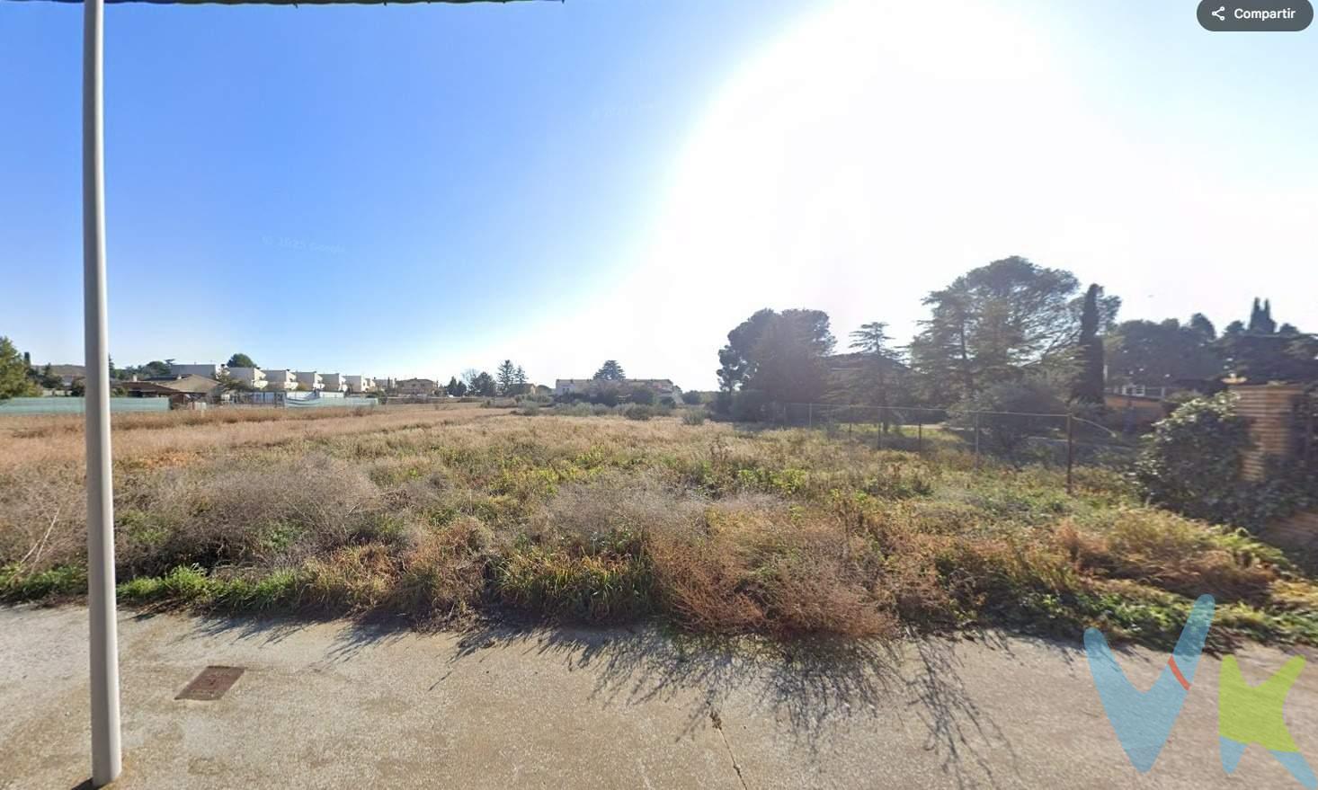 Ponemos a la venta una magnífica parcela urbana de 2.276 m² ubicada en la consolidada urbanización El Saso, un entorno tranquilo, rodeado de naturaleza y a solo unos minutos de Zaragoza. ✅ Edificabilidad de 681 m², ideal para construir hasta 2 viviendas unifamiliares. ✅ Entorno residencial con excelentes accesos. ✅ Zona en crecimiento, perfecta tanto para vivir como para invertir. Si buscas espacio, tranquilidad y un gran potencial de construcción, esta parcela es para ti. ¡Contáctanos y haz realidad tu proyecto!