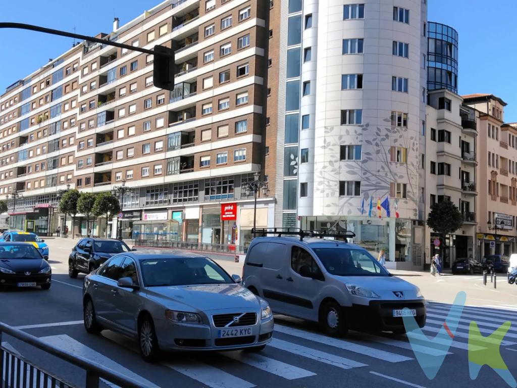 Descubre la oportunidad que estabas esperando en la zona de Argañosa, Oviedo. Se encuentra a la venta una plaza de garaje con buenas medidas, ideal para aquellos que buscan comodidad y seguridad para su vehículo. Con una superficie útil de 11 metros, este espacio ofrece todas las posibilidades que necesitas para estacionar tu coche con total tranquilidad.Construido en el año 2003, este garaje presenta un diseño moderno y funcional que se adapta perfectamente a tus necesidades. La estructura del edificio garantiza la seguridad y la calidad del entorno, brindando un lugar ideal para resguardar tu vehículo de las inclemencias del tiempo y del desgaste diario. Ubicado en una zona estratégica de Argañosa, el acceso es sencillo y rápido. Las vías de comunicación cercanas hacen que sea fácil llegar al centro de Oviedo, mientras que la proximidad a servicios esenciales agrega un valor extra a esta propiedad. Los 22.72 metros construidos del garaje permiten una maniobrabilidad cómoda y un uso eficiente del espacio. La distribución está diseñada para optimizar el área disponible, de modo que puedas estacionar sin preocupaciones y además disponer de un margen amplio para realizar cualquier movimiento que necesites. No pierdas la oportunidad de conocer este garaje, que representa mucho más que un simple espacio de aparcamiento. Te invitamos a concertar una visita y experimentar en primera persona las ventajas que este inmueble puede ofrecerte. La clave para tener un espacio práctico y adecuado está a un paso; no dejes que esta oferta se te escape. ¡Descubre todo lo que este garaje en Argañosa puede hacer por ti y tu estilo de vida!Según la Ley 10/2025, de 28 de diciembre, se informa que los gastos e impuestos que conlleva la adquisición no están incluidos en el precio indicado:El vendedor asume la plusvalía y el resto de gastos son del comprador.Segundas transmisiones, el comprador abona el Impuesto sobre Transmisiones Patrimoniales (ITP). Puede consultar toda la información en el siguiente enlace: https://sede.tributasenasturias.es/sites/sede/default/es_ES/Que-quieres-hacer/Transmisiones-Patrimoniales-y-AJD. La base imponible que se toma para el cálculo será el mayor valor entre precio de compraventa, tasación o valor de referencia catastral.El comprador escoge la notaría. Los gastos de Notaría están regulados en el Anexo I, del Real Decreto 1426/1989, de 17 de noviembre, por el que se aprueba el arancel Notarial y los gastos de Registro según el arancel oficial establecido en el Anexo I, del Real Decreto 1427/1989, de 17 de noviembre, los aranceles varían en función del precio, número de copias y complejidad. Los gastos de Gestoría por la tramitación administrativa de la compraventa, presentación, liquidación de impuestos y la inscripción en el Registro de la Propiedad, serán de la parte compradora, en caso de que decida encargar dichos trámites a un profesional, su importe varía en función del profesional o entidad designada para su realización. Si el comprador necesita préstamo hipotecario, la tasación, condiciones y costes bancarios según entidad elegida por el comprador; así como los gastos de gestoría y cualesquiera otros inherentes a la formalización de la compraventa serán de su cuenta, salvo pacto expreso en contrario con el vendedor..Honorarios de intermediación inmobiliaria a cargo del vendedor.Conforme a la normativa vigente, el consumidor tiene derecho a disponer de información, documentación y condiciones de la compraventa relativa al inmueble, en la sede física de Los Arcos 98, SL en Avenida de la Costa, nº 53  bajo en Gijón, o a través de nuestro correo electrónico, inmobiliaria@grupolosarcos.es. La agencia actúa exclusivamente como intermediaria en la operación, las condiciones de la compraventa están sujetas a la aceptación expresa del vendedor y a la posterior formalización del correspondiente contrato. El presente anuncio es meramente informativo y la información facilitada corresponde a la disponible en la fecha de publicación, pudiendo variar en función de circunstancias legales, contractuales o fiscales. 