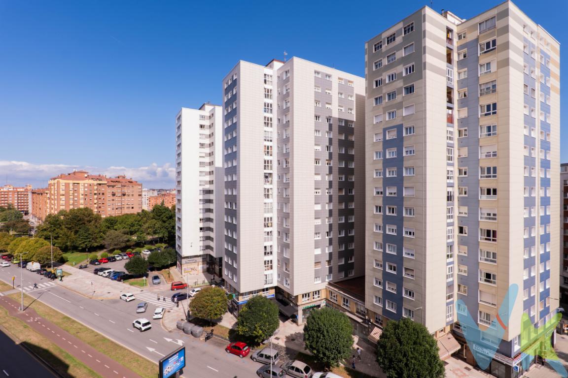 En la zona de los Institutos, te presentamos este fantástico piso en una Séptima planta que destaca por su luminosidad. Situado en la Calle Carlos Marx y rodeado de zonas verdes y jardines, el piso se encuentra a 10 minutos caminando del centro de Gijón y muy próximo a las estaciones de tren y autobuses. Perfectamente comunicado por transporte público y en una zona con todos los servicios disponibles. El piso cuenta con tres  estancias exteriores  y otros tres huecos dan a un amplio patio de manzana muy amplio y luminoso. 3 habitaciones, salón, cocina, un baño y despensa. Dispone de un amplio armario empotrado en el pasillo. Si estas buscando un piso para actualizar y convertir en tu próximo hogar ¡Esta es tu oportunidad! Informamos a nuestros clientes compradores que en el precio de venta no se incluyen los siguientes conceptos: honorarios de la agencia al comprador por un importe del 2% más el IVA correspondiente sobre precio de venta del inmueble, impuesto de transmisiones patrimoniales ni otros gastos de la compraventa (registro de la propiedad, notaría) 
