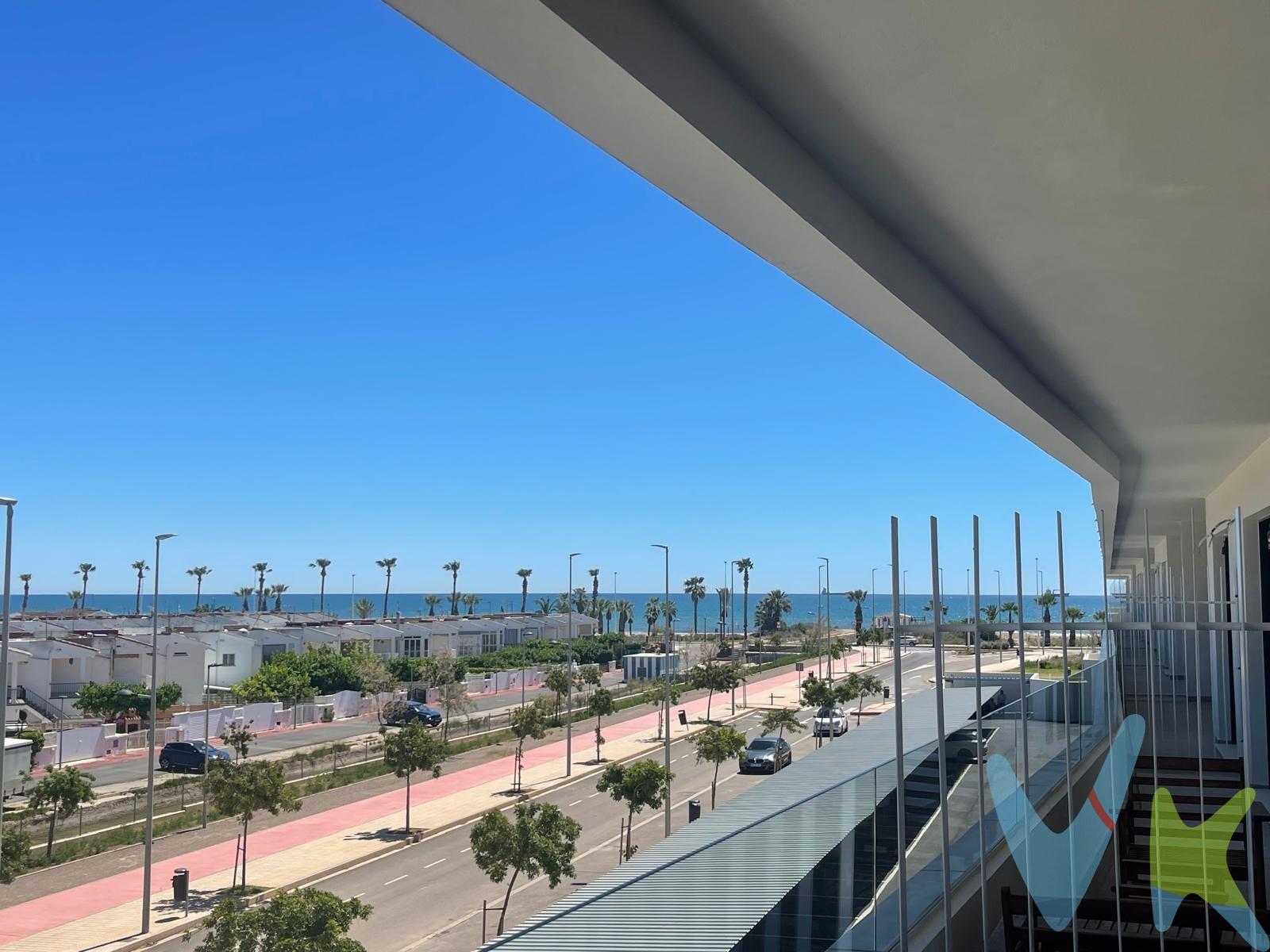 Se vende apartamento con inquilino, contrato vigente. Perfecto para inversionistas que buscan rentabilidad inmediata sin preocupaciones. ¡Descubre el paraíso junto al mar! Este magnífico apartamento ubicado en una de las zonas más exclusivas y codiciadas del Mediterráneo ha sido diseñado para ofrecer un estilo de vida de ensueño, este inmueble es perfecto para aquellos que buscan lujo, confort y vistas al mar y  a las montañas y, a su vez, la tranquilidad de un entorno que acompaña al disfrute de los sentidos. En cuanto a los detalles del Apartamento: su ubicación en primera línea de playa con acceso directo a la arena y al mar Mediterráneo es lo que hace de este apartamento un paraíso; como está acondicionado te permite vivir todo el año con las máximas comodidades. Tiene una superficie de . 80 metros cuadrados útiles con espacios amplios y luminosos y se distribuye en dos habitaciones y dos baños completos, cocina  moderna completamente equipada y un amplio salón-comedor con acceso a una bonita terraza de 15 m² con vistas al mar y a las montañas, ideal para disfrutar de atardeceres inolvidables y cenas al aire libre. Equipamiento: Aire acondicionado, calefacción, suelos de gres, acabados de alta calidad y sistema de seguridad. Extras: Piscina comunitaria y pista de padel , zonas ajardinadas así como, y plaza de garaje y trastero. Ventajas de la Ubicación:. Servicios Cercanos: A pocos minutos de restaurantes gourmet, supermercados y todas las comodidades necesarias para una vida confortable; tiene Castellón a 10 minutos en coche y con transporte público, con todos los servicios y con Hospitales y colegios internacionales de prestigio, y a 15 minutos de Benicasim pueblo con los mejores restaurantes de la zona. Conectividad: Excelente acceso a las principales vías de comunicación, a solo 30 minutos del aeropuerto internacional  de Castellón y a una hora de Valencia, y con transporte público cercano. No pierdas la oportunidad de vivir en un lugar privilegiado y disfrutar de todas las maravillas que el Mediterráneo tiene para ofrecer. Para más información o para programar una visita, por favor contáctanos: