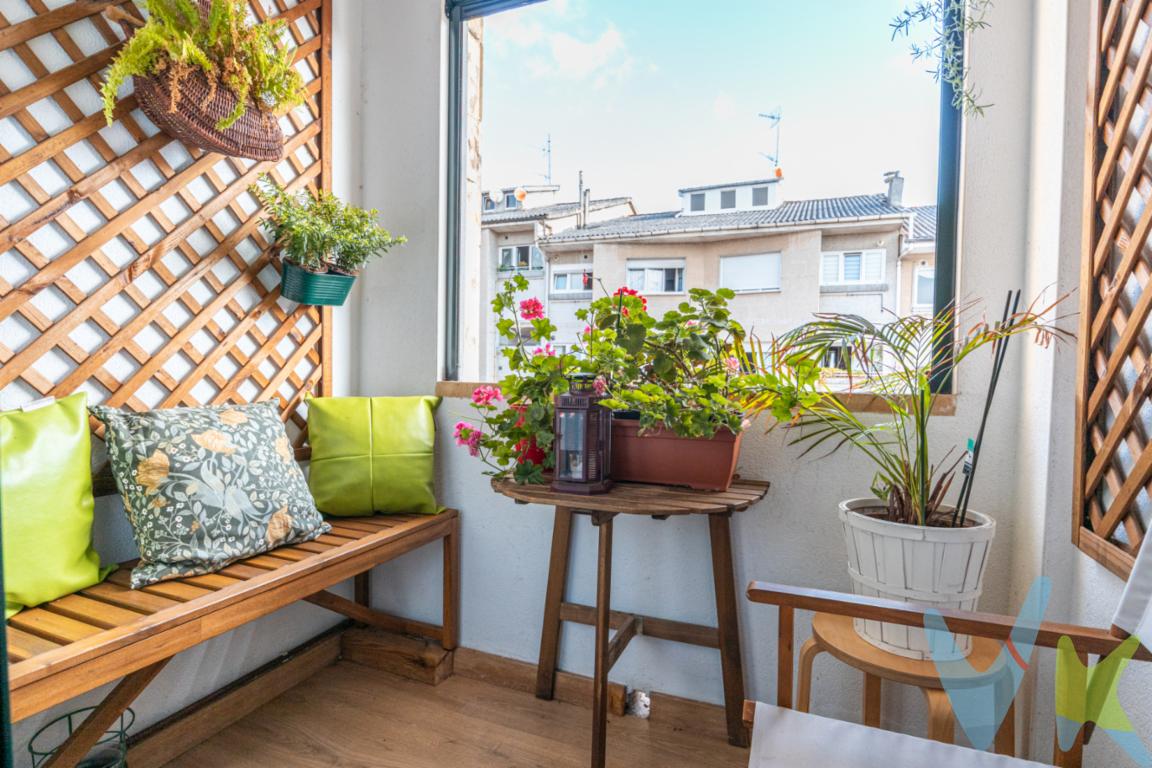  Presentamos una oportunidad excepcional para adquirir un encantador piso en la tranquila localidad de Noreña. Esta propiedad, con amplias habitaciones y un diseño acogedor, está lista para convertirse en su nuevo hogar. Con una superficie de 81.62 metros cuadrados útiles y 95.91 metros cuadrados construidos, ofrece un espacio cómodo y funcional que se adapta a las necesidades de toda la familia.El piso se encuentra situado en la tercera planta de un edificio que data del año 2004. Equipado con ascensor, que garantiza un acceso cómodo y seguro a la vivienda. Este moderno edificio combina estilo y practicidad, asegurando una vida confortable en un entorno agradable.Con sus tres dormitorios, el piso se muestra como el lugar perfecto para crear y compartir momentos únicos con sus seres queridos. Cada habitación ha sido diseñada para ofrecer amplitud y luminosidad, creando un ambiente cálido y acogedor. La configuración del piso está pensada para hacer de la vida diaria una experiencia placentera.El piso cuenta con una amplia plaza de garaje, lo cual es un valor añadido incomparable en esta zona. Olvídese de las preocupaciones de estacionamiento y disponga de su propio espacio seguro para su vehículo. Además, la propiedad tiene también un enorme trastero, perfecto para el almacenamiento de esos objetos que necesitan un poco más de espacio.La ubicación del piso es inigualable. Con acceso cómodo a opciones de transporte público, como trenes y autobuses, moverse por la ciudad y sus alrededores será tarea fácil y rápida. Esta conectividad mejora significativamente la calidad de vida, permitiendo disfrutar de lo mejor de ambos mundos, un refugio tranquilo en casa y un rápido acceso a la ciudad.El interior de la propiedad ha sido amueblado con buen gusto y funcionalidad en mente. Está completamente equipado con electrodomésticos, permitiendo así una transición más fácil y cómoda para sus nuevos propietarios. La cocina se presenta como un espacio eficiente y acogedor, ideal para el día a día o para poner en práctica dotes culinarias.En cada rincón del piso se perciben detalles pensados para ofrecer la máxima comodidad. El mobiliario y los accesorios han sido escogidos para reflejar una estética moderna y un estilo de vida relajado. La calidad de los materiales y acabados se percibe en cada espacio, lo que garantiza una inversión duradera y sin preocupaciones.Este piso en venta se perfila como una opción única y atractiva para aquellos que buscan combinar calidad de vida, comodidad y buena inversión. Su ubicación estratégica en Noreña, junto con las características excepcionales de la vivienda, lo convierten en una propiedad que vale la pena visitar. No pierda la oportunidad de conocer este maravilloso espacio que seguramente cumplirá con sus expectativas y necesidades.Con todas estas características, este piso es más que una simple vivienda; es un hogar lleno de posibilidades. Le recomendamos agendar una visita para experimentar de primera mano todo lo que esta propiedad tiene para ofrecer. Prepare su futuro hogar en un entorno ideal y disfrute de la vida al máximo. Contáctenos hoy mismo para obtener más información y planificar una visita. Quedamos a su entera disposición para resolver cualquier consulta que pueda surgir.En el precio final no están incluidos el Impuesto de Transmisiones Patrimoniales, ni los Gastos de Notaría y registro 