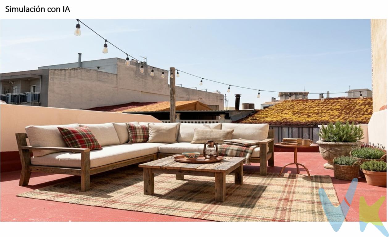 No encontrarás muchas casas como esta. En la céntrica y deseada zona Centro. Espectacular casa con reforma íntegra. Luminosa, estancias grandes y confortables, con dos terrazas, que te invitarán a disfrutar del aire libre.Con un total de 143 metros cuadrados construidos y 130 metros útiles,  te ofrece todo el espacio que una familia puede necesitar. Sus cuatro confortables habitaciones aseguran un entorno acogedor para descansar. Cada habitación está diseñada pensando en su comodidad, con acabados que realzan su atractivo y funcionalidad.Entrar en esta casa es descubrir un espacio armonioso con un lujo que no todos tienen el privilegio de disfrutar.  Los balcones aportan luminosidad. La casa está reformada íntegramente con buen gusto y equipada con horno, campana y vitro, listo para instalarse de inmediato, sin preocuparse por nada más. Este inmueble no sólo es bonito por dentro, sino también extremadamente práctico. El trastero proporciona espacio adicional de almacenamiento, perfecto para mantener el hogar ordenado y organizado. La ubicación es uno de sus grandes activos. Con la paradas de autobús, el acceso al transporte público es rápido y sencillo.No pierda la oportunidad de vivir en esta casa, donde el encanto del pasado y la conveniencia de la vida moderna se entrelazan a la perfección. Este inmueble le ofrece una experiencia de vida incomparable en una de las zonas más vibrantes y convenientes de Burriana. Programe una visita hoy mismo.Posibilidad de financiación hasta el 100%, pregúntanos y te haremos un estudio gratuito. Agencia Registrada con el número 1.399 en el Registro Obligatorio de Agentes Inmobiliarios de la Comunidad Valenciana. Puede consultar en la web de la GVA. Gastos e impuestos no incluidos en el precio. A título orientativo, en segundas transmisiones, el comprador abonará el Impuesto sobre Transmisiones Patrimoniales (ITP), cuyo tipo general en la Comunidad Valenciana es el 10% (*) sobre la base imponible, que será el mayor valor entre precio de compraventa, tasación o valor de referencia catastral. Gastos de notaría y Registro de la Propiedad: aproximado entre 1.000 y 2.000 euros (aranceles variables según precio, número de copias y complejidad). El comprador escoge libremente notario. El vendedor asume, por ley, los gastos que le correspondan, salvo pacto contrario. Si se precisa hipoteca, tasación, condiciones y costes bancarios según entidad elegida por el comprador; así como los gastos de gestoría y cualesquiera otros inherentes a la formalización de la compraventa. De acuerdo con la ley, no se incluyen en el precio otros gastos o tributos que legalmente correspondan al comprador. Los honorarios de intermediación inmobiliaria al vendedor no incluidos en el precio. Los honorarios de intermediación inmobiliaria al comprador: 2,5 % + IVA calculados sobre el precio de venta con un mínimo de 3.000 euros + IVA(*) Consultar condiciones concretas según circunstancias personales o régimen fiscal aplicable. Puedes llamar al y te informaremos de tu caso en concreto. El consumidor tiene derecho, conforme a la normativa vigente, a disponer de información y documentación adicional relativa al inmueble y condiciones de la compraventa, accesible en la sede física de la agencia situada en Avenida Rey Don Jaime nº74, 7ºB, Castellón de la Plana. La agencia actúa exclusivamente como intermediaria en la operación. Cualquier compraventa y sus condiciones quedan sujetas en todo caso a la aceptación expresa del vendedor del inmueble y a la posterior formalización del correspondiente contrato. El presente anuncio tiene carácter meramente informativo: la información suministrada se corresponde con la disponible a la fecha de publicación, pudiendo variar en función de las circunstancias o actualizaciones legales, contractuales y fiscales. 