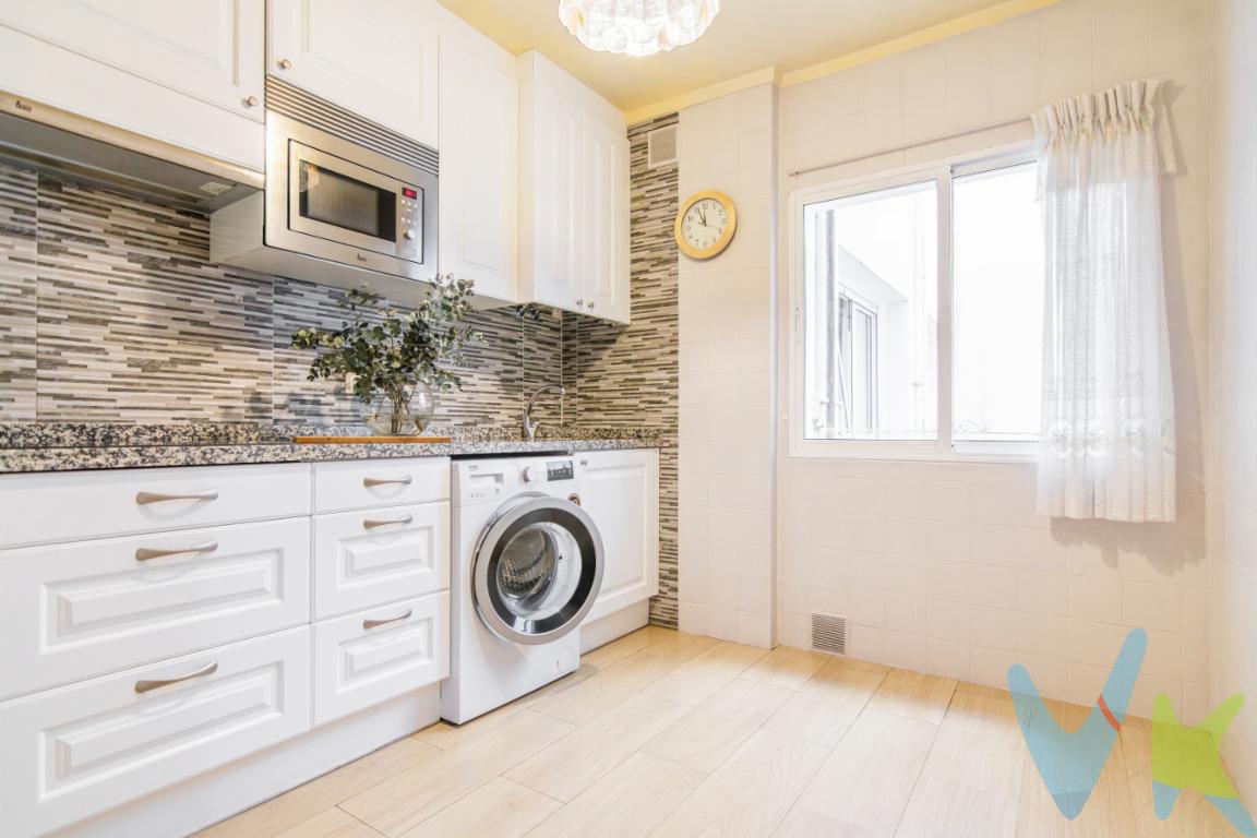 PRESENTAMOS PROPIEDAD EN EL CENTRO DE GIJÓN, EN LA CALLE DECANO PRENDES PANDO, AL LADO DE PLAZA EUROPA , A UN PASO DEL EL PASEO DE BEGOÑA Y A 10 MINUTOS DE LA PLAYA, UNA CALLE TRANQUILA, QUE TE CONECTA CON TODO.  LA VIVIENDA TIENE ALTURA LO QUE LE DA UNA BUENA ENTRADA DE LUZ NATURAL, SU DISTRIBUCIÓN ACTUAL SON DOS HUECOS A LA CALLE ORIENTACIÓN OESTE Y EL RESTO A UN PATIO CLARO ORIENTACIÓN SUR. TODOS LOS HUECOS TIENEN VENTANA, INCLUIDO BAÑO. CON HALL DE ENTRADA, 3 DORMITORIOS, SALA DE ESTAR. COCINA INDEPENDIENTE, Y BAÑO COMPLETO. TIENE TERMO ELÉCTRICO, Y AUNQUE NO TIENE CALEFACCIÓN,  YA SE HA SUBIDO LA INSTALACIÓN A LA VIVIENDA (LLAVE EN VENTANA) PARA METER LA INSTALACIÓN EN LA CASA DEL GAS NATURAL SI ASÍ SE DESEA. LA COCINA Y EL BAÑO ESTÁN EN MUY BUEN ESTADO, TIENE LAS VENTANAS DE PVC, Y LA CARPINTERIA INTERIOR TAMBIEN ESTÁN BIEN, ES UN PISO DONDE PODRIAS ENTRAR A VIVIR CON PARKET EN TODOS LOS HUECOS, EXCEPTO EL PASILLO QUE NECESITA UN CAMBIO, ESTÁ MAS ANTIGUO, Y UNA MANO DE PINTURA, DE AQUÍ A LO QUE SE QUIERA ACTUALIZAR. EL EDIFICIO TIENE ACCESO PARA MOVILIDAD REDUCIDA CON RAMPA Y DOS ASCENSORES, CON VIDEO PORTERO Y LLAVE AUTOMÁTICA.SI QUIERES VIVIR EN EL CENTRO DE GIJON, UNA SEGUNDA RESIDENCIA, O COMO INVERSIÓN EN UNA CIUDAD DE COSTA MUY DEMANDADA, ESTA ES UNA MUY BUENA OPORTUNIDAD. CUALQUIER CONSULTA, O SI DESEAS VISITAR LA PROPIEDAD... NO LO DUDES CONTACTANOS, ESTAREMOS ENCANTADOS DE ATENDERTE.COMUNIDAD CON AGUA FRIA INCLUIDA 70 EUROS. IBI 207,00 EUROS.EL PRECIO DE VENTA NO INCLUYE GASTOS: El precio de venta no incluye gastos de notaría, registro de la propiedad, gestoría, ni el Impuesto de Transmisiones Patrimoniales (ITP) o el IVA/AJD.  