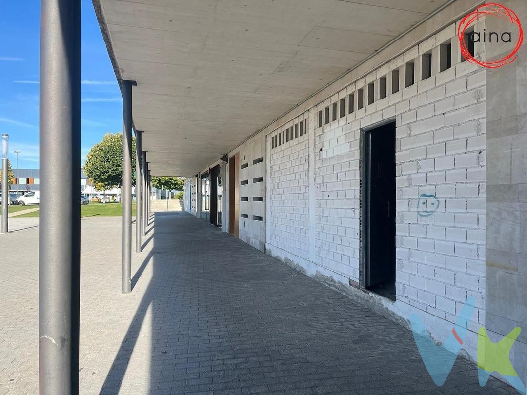Estupendo local comercial en Plaza Baltxarran de Cizur MenorLocal de 106m² completamente de obra con salida de humos para realizar cualquier actividad económica. En la Plaza se concentran los principales comercios del Municipio¡¡Emprendedores !! ¡¡¡Aquí tienen un local disponible para dejar volar su imaginación!!!(Las superficies expresadas en esta página tienen carácter descriptivo y son aproximadas. Datos meramente informativos, sin valor contractualEl PVP indicado no incluye impuestos, gastos de transmisión).