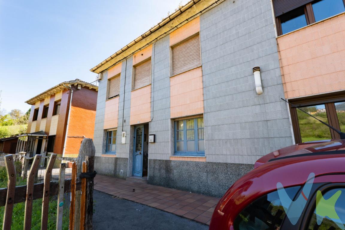 Extraordinaria propiedad en la capital de Riosa, La Ará, con unas impresionantes vistas a la montaña del Angliru, ideal para desconectar esos fines de semana después del estrés laboral en el que estamos metidos. Un lugar ideal para realizar rutas de senderismo en pleno corazón de la sierra del Aramo, con majestuosas vistas a la zona central de Asturias. Y qué decir de la posibilidad de coger la bicicleta y subir el famosísimo puerto del Angliru, en el que las leyendas ciclistas dieron cuenta de la difícil hazaña que supone cruzar la linea de meta. Atrévete y ven a conocer esta vivienda de 4 dormitorios, salón cocina y baño, donde poder hacer tu segunda residencia a escasos 15 minutos de Oviedo, o a menos de 30 minutos de las mejores playas asturianas. Y para que no te falte de nada, una pequeña finca para disfrutar de espacio al aire libre o hacer tu propio huerto.  Llámanos, estaremos encantados de enseñártela.En el precio final no están incluídos el Impuesto de Transmisiones Patrimoniales ni los gastos de notaría y registro.