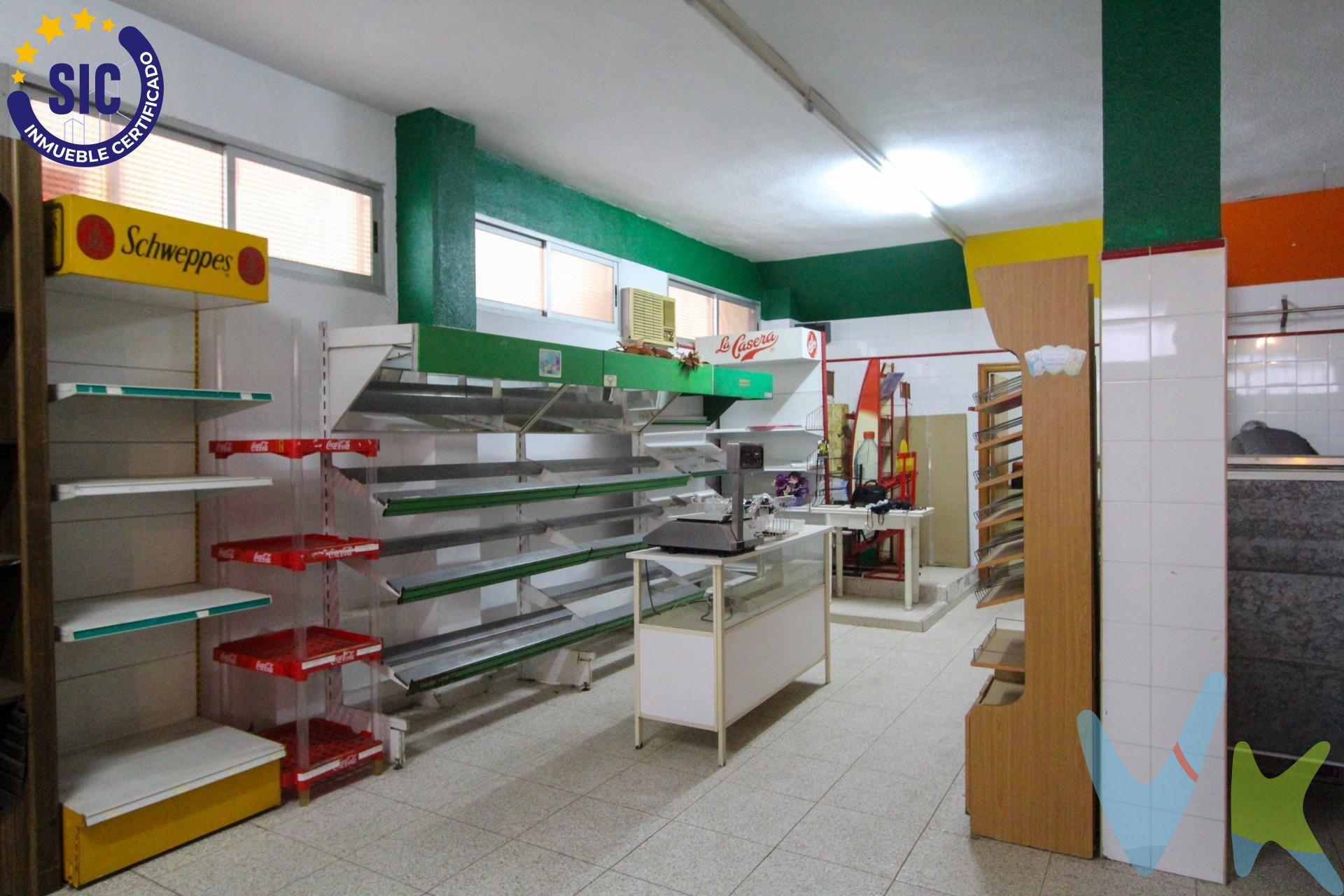 SUPER MERCADO . ¡Gran oportunidad! Local comercial en Tavernes de la Valldigna. 📍 Ubicación: Calle Cantalot, 13 – Zona del Cambro, Tavernes de la Valldigna. 💰 Precio: 70.000 €. 📏 Superficie: 196 m² (206€/m²). Este espacioso local comercial, anteriormente utilizado como supermercado, es una excelente oportunidad de inversión en una de las zonas más activas de Tavernes de la Valldigna. Con una ubicación estratégica y un entorno comercial dinámico, este local es ideal para abrir un nuevo negocio o continuar con su actividad original. Características principales:. ✅ Dos accesos independientes, facilitando el flujo de clientes y logística. ✅ Almacén amplio, ideal para almacenamiento de productos. ✅ Horno para panadería, perfecto para la fabricación y venta de pan y repostería. ✅ Zona de frutería, carnicería y charcutería, con mobiliario y equipamiento incluido. ✅ Listo para abrir, con todo el mobiliario y accesorios necesarios para operar. ✅ Espacio versátil, apto para supermercado, tienda de alimentación, bazar, gimnasio, almacén o cualquier otro negocio. Ubicación y entorno:. El local se encuentra en la zona del Cambro, un área con gran movimiento comercial y educativo, rodeado de negocios y servicios esenciales:. 🏫 Educación: Cerca del Instituto de Educación Secundaria La Valldigna y del Col·legi Sant Miquel, lo que garantiza una afluencia constante de estudiantes y familias en la zona. 📚 Comercios y servicios: A pocos metros del Almacén de Papelería Ofidis, una referencia en material de oficina y escolar. 💪 Deporte y bienestar: Próximo a CrossFit CANVI, un gimnasio que atrae a numerosos clientes interesados en la actividad física. 🛍️ Negocios locales: En la zona también encontramos el Bazar Tavernes, un comercio popular que complementa la oferta comercial del área. ¿Por qué invertir aquí?. Este local es una oportunidad única para emprendedores e inversores que buscan un espacio en una zona clave con gran visibilidad y alto potencial comercial. Gracias a su versatilidad y ubicación, este local se adapta a múltiples negocios con gran proyección de éxito. 📞 ¡No dejes escapar esta oportunidad! Contáctanos para más información o para agendar una visita. La descripción del presente inmueble e imágenes tienen mero carácter informativo y en ningún caso carácter contractual, pudiendo ser modificados por la inmobiliaria comercializadora sin que ello implique responsabilidad alguna frente a terceros. En el precio de venta a público, esta propiedad NO incluye los gastos de adquisición (Notario, registro, gestión, honorarios, etc…).