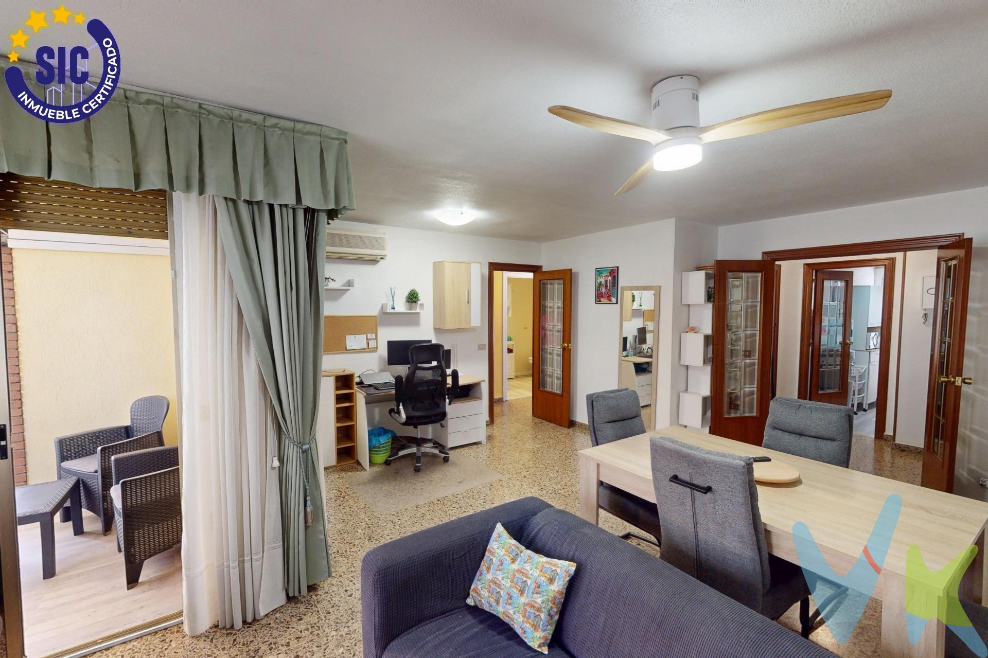 ¡Vive en una de las zonas más cotizadas de Castellón!. Ponemos a tu disposición esta magnífica vivienda de 3 dormitorios con garaje incluido, situada en la zona Hospital Provincial – Paseo Ribalta, una ubicación inmejorable a escasos minutos del centro y rodeada de todos los servicios. El piso, ubicado en la primera planta de un edificio con ascensor, cuenta con 115 m² construidos y se distribuye de forma cómoda y funcional:. Espacioso salón-comedor con acceso a un balcón acristalado, perfecto para disfrutarlo durante todo el año. Cocina independiente equipada, con galería y electrodomésticos incluidos. Tres habitaciones, una de ellas tipo suite con baño privado, y dos con aire acondicionado. Un segundo baño completo con ducha. Amueblado y en excelente estado, listo para entrar a vivir. Además, la vivienda dispone de plaza de garaje en la misma finca, un valor añadido muy demandado en esta zona. ✅ Características destacadas:. ✔️ Balcón acristalado. ✔️ Cocina equipada y amueblado. ✔️ Aire acondicionado. ✔️ Ascensor. ✔️ Videoportero. ✔️ Plaza de garaje incluida. ✔️ Fachada caravista. ✔️ Edificio cuidado con gastos de comunidad muy accesibles (120€/mes). 📍 Ubicación estratégica junto al Hospital Provincial, Paseo Ribalta y zona centro, con excelentes conexiones de transporte, zonas verdes, colegios, comercios y todos los servicios esenciales a tu alrededor. 📆 Año de construcción: 1985. 💶 IBI anual: 479 €. Vivienda en exclusiva. Te acompañamos en todo el proceso de compraventa con el respaldo de una empresa con más de 55 años de experiencia en el sector inmobiliario. 📞 ¡Solicita tu visita ahora y no dejes escapar esta oportunidad!. 🚫 Rogamos no molestar a los vecinos ni al propietario. Contacto exclusivamente a través de la agencia.
