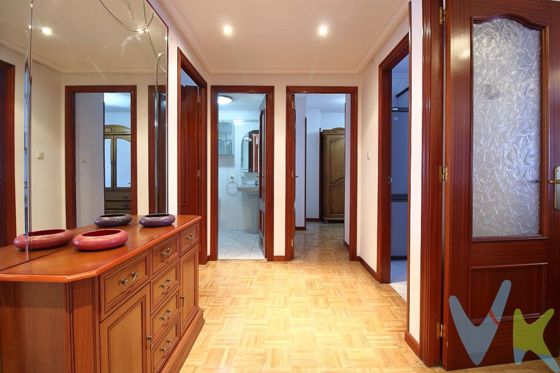 Si buscas una vivienda amplia y en buen estado para entrar a vivir esta es una opción estupenda.El la planta primera esta el amplio salón, la copina amueblada, el baño, un dormitorio amplio y otro pequeño.El la planta de arriba aseo, dormitorio y el dormitorio en  suite con amplio baño.La vivienda es muy clara y soleada.Llámanos para visitarlo!!! Gastos e impuestos no incluidos en el precio. En segundas transmisiones, el comprador abona el ITP (porcentajes en Asturias: https://sede.tributasenasturias.es/sites/sede/default/es_ES/Que-quieres-hacer/Transmisiones-Patrimoniales-y-AJD), calculado sobre el mayor valor entre precio, tasación o valor de referencia catastral. Notaría y registro según aranceles variables; el comprador elige notario. El vendedor asume la plusvalía municipal; el resto de gastos (incluida hipoteca: tasación, costes bancarios, gestoría y formalización) son del comprador. El consumidor puede solicitar información y documentación adicional en la sede física o por correo electrónico de la Agencia (contacto en la web). La agencia actúa solo como intermediaria; toda compraventa queda sujeta a la aceptación expresa del vendedor y a la formalización del contrato. Anuncio meramente informativo: los datos corresponden a la fecha de publicación y pueden variar por actualizaciones legales, contractuales o fiscales.