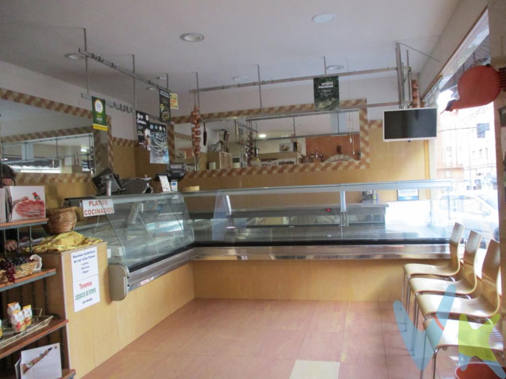 Si estás pensando en dedicarte y abrir tu negocio de carnicería-charcutería en Gijón, presta atención a este anuncio. Te presentamos oportunidad de futuro garantizado. La propiedad incluye en el precio tutelaje para mostrarte método exclusivo de trabajo, elaboraciones propias que le funcionaron durante toda la vida de la Actividad. Además de selección de proveedores con garantía de calidad y servicio.Este local completamente equipado: Amplio mostrador con cámaras refrigeradoras, otra Cámara para elaborados con aire acondicionado, Cámara de obra para conservación de carnes revestida de terracota, cristales de seguridad y cámaras. Mobiliario y encimeras de acero inoxidable. Toldo eléctrico con mando a distancia.Quieres diferenciarte y funcionar al 100% desde el primer día?En definitiva, si adquieres este local, estás asegurándote un futuro exitoso.Situado en El Coto, barrio consolidado de Gijón.Nuestra experiencia te garantiza el éxito. No lo dudes, ven a visitarlo y te ayudaremos con el resto.