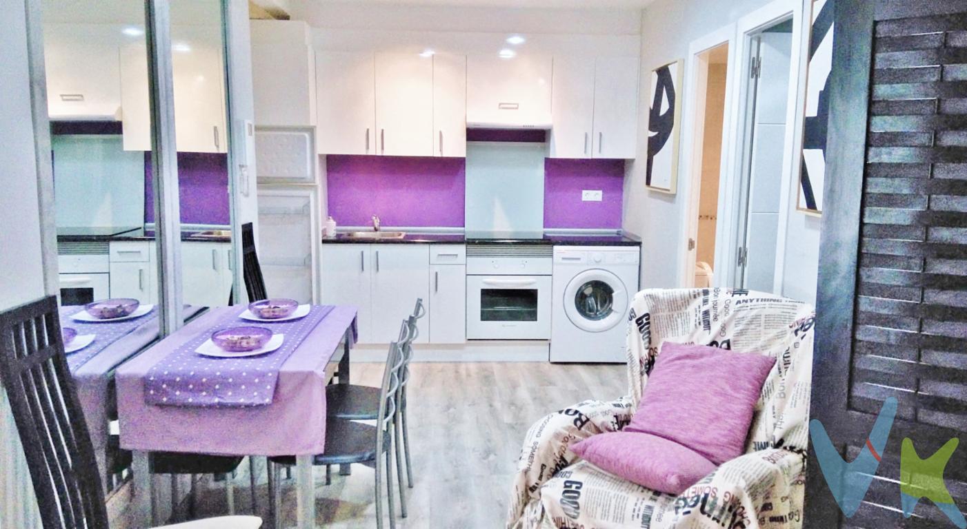 Loft con ascensor frente al ayuntamiento de TorrentEn la misma plaza Obispo Benlloch, frente al ayuntamiento de Torrent y desde una 6ª altura podrás vivir la esencia de Torrent sin soportar ruidos. Edificio con ascensor. Loft acogedor de 47m², moderno y listo para entrar a vivir, con un pequeño trastero en la misma vivienda. Dispone de aire acondicionado, suelo de parquet, puertas modernas lacadas en blanco,. Si buscas una vivienda excelentemente ubicada, en el centro neurálgico de la ciudad, cerca de todos los comercios, bus y a un paso de la parada de metro, bancos, colegios, . este es tu loft, acóplalo a tu manera de vivir. No dude en pedirnos informaciónEN ESTE MOMENTO EXISTE UN CONTRATO DE ARRENDAMIENTO EN VIGOR HASTA 2027Si tienes que vender antes tu vivienda, llámanos y te asesoramos cómo hacerlo para además tener los mínimos gastos posibles y todas las garantías.Agencia Registrada con el nº00516 en el Registro Obligatorio de Agentes Inmobiliarios de la Comunidad ValencianaPor mandato expreso del propietario, COMERCIALIZAMOS ESTE INMUEBLE EN EXCLUSIVA, lo que le garantiza el acceso a toda la información, a un servicio de calidad, un trato fácil, sencillo y sin interferencias de terceros. Por este motivo, se ruega NO MOLESTAR AL PROPIETARIO, a los ocupantes de la propiedad o a los vecinos. Muchas gracias por su comprensión.La oferta está sujeta a cambios de precio o retirada del mercado sin previo aviso. Este anuncio en su conjunto, incluyendo textos, fotos, imágenes o cualquier otro contenido de este, no es vinculante dado que la información es ofrecida por terceros y puede contener errores. Se muestra a título informativo y no contractual.El precio anunciado NO INCLUYE los impuestos, ni los gastos como, Notario, Registro de la Propiedad, ni los honorarios de la agencia inmobiliaria.Esta propiedad se pone a la venta con toda la documentación comprobada y en regla, por lo que ofrecemos GARANTIAS a los compradores.