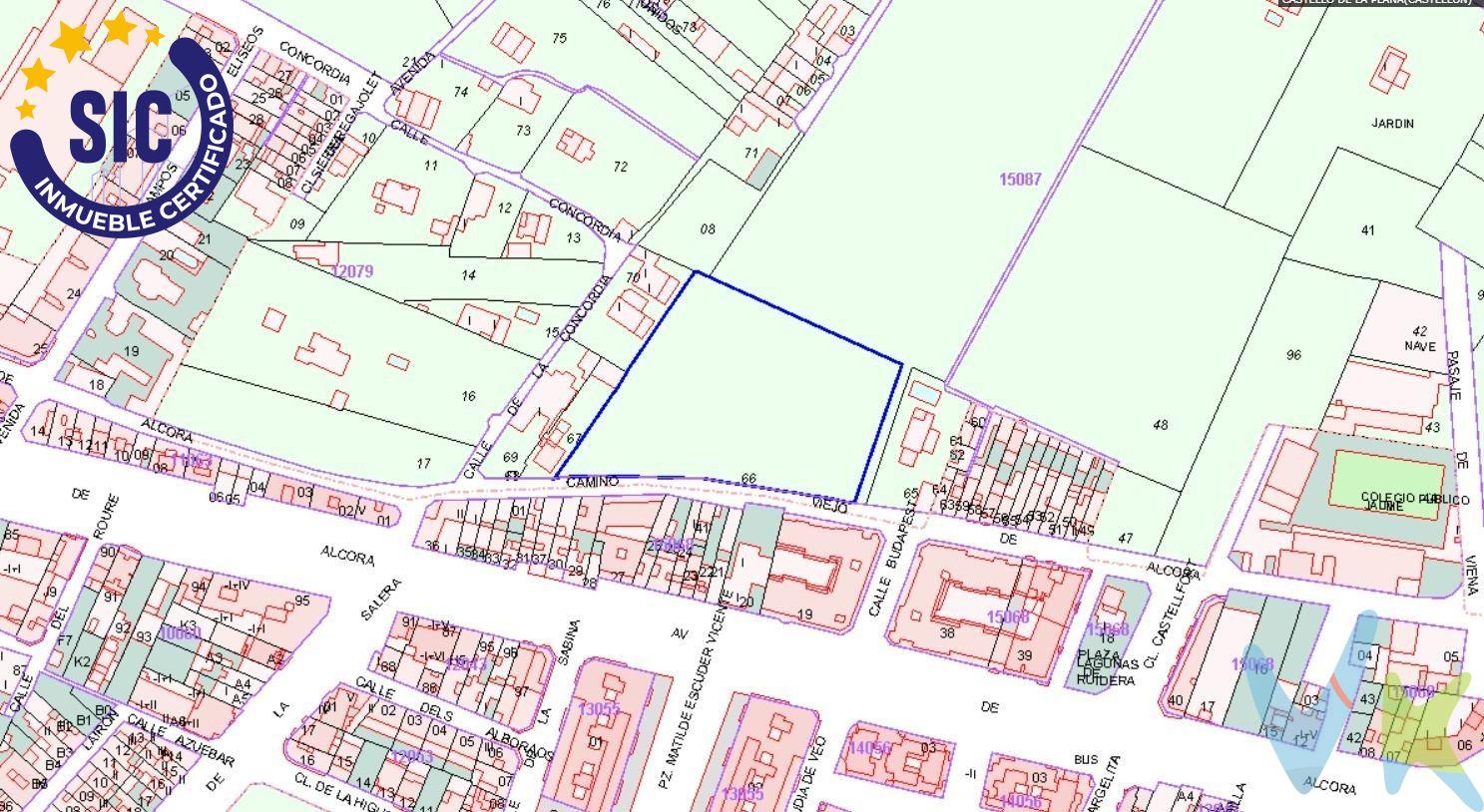 TERRENO URBANIZABLE EN CASTELLÓ DE LA PLANA – ¡OPORTUNIDAD DE INVERSIÓN!. Ubicación estratégica:. Este terreno urbanizable está situado cerca de la Universidad Jaume I y a solo 350 metros de la estación de trenes de RENFE, en una de las zonas de mayor desarrollo de Castelló de la Plana. Además, se encuentra a tan solo 700 metros de El Corte Inglés y a 800 metros de la Plaza de Toros, lo que le otorga una excelente accesibilidad y proximidad a servicios clave. Características del terreno:. - Superficie total: 6.366 m². - Uso permitido: Residencial según el PLAN DE ORDENACIÓN PROMENORIZADA DE CASTELLÓN (noviembre de 2022). - Edificabilidad: 1,5 m²t/m²s, lo que permite un alto potencial de desarrollo. - Altura máxima de edificación: Hasta 6 plantas. - Acceso: El terreno ya cuenta con cerramiento y puerta de acceso. Ubicación y entorno:. - Sector Cremor: En el lado oeste del casco urbano de Castellón, en un entorno periurbano, limitando al noroeste con el cauce del riu Sec. - El sector está destinado a completar la fachada urbana hacia el oeste y será clave en la transición de la ciudad desde la estación intermodal (tren-autobús). - El terreno está rodeado de viviendas y otros equipamientos administrativos, lo que refuerza su viabilidad y atractivo para proyectos residenciales. - Al sur, limita con el suelo urbano consolidado, lo que le otorga una conexión inmediata con las principales avenidas de la ciudad, como la Avenida de L'Alcora. Ideal para inversores y desarrolladores:. Este terreno ofrece una excelente oportunidad para desarrollos residenciales en una zona de alto crecimiento. Su proximidad a transportes, servicios y equipamientos clave hace de este terreno una opción muy atractiva para proyectos futuros. No dudes en consultar condiciones para más detalles. Gastos de escrituración no incluidos.