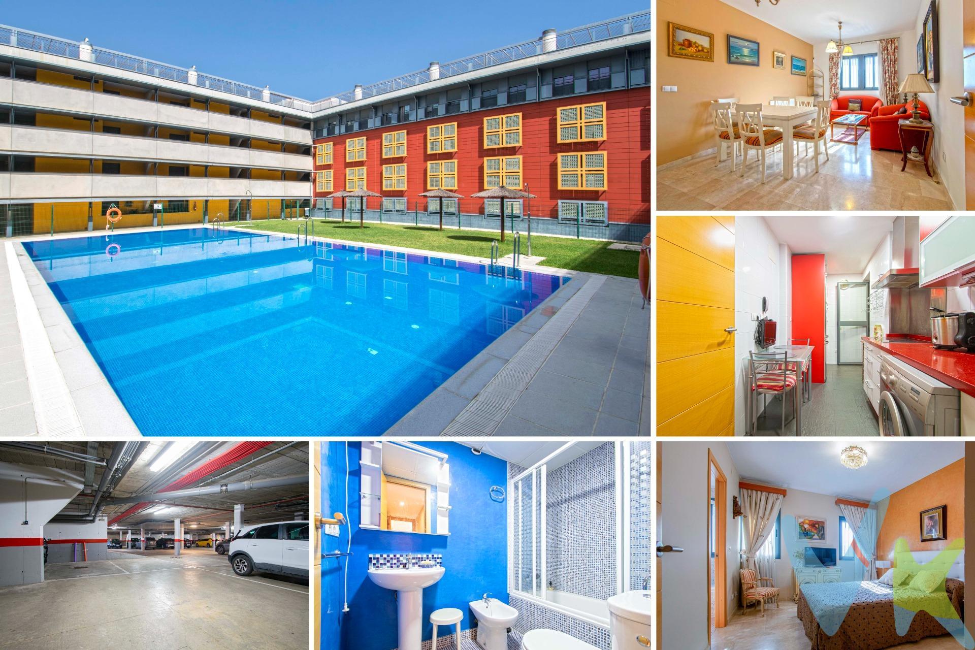 Precioso piso en Vega del Rey, Camas, listo para entrar!!!. El inmueble dispone de 104.46m2 muy bien distribuidos. El salón es de paso, amplio y luminoso, muy cómodo y acogedor. La cocina es independiente y se encuentra amueblada y equipada con electrodomésticos, muy práctica, con lavadero. El piso dispone de tres dormitorios exteriores con armarios empotrados revestidos y dos baños completos, ambos con bañera, uno de ellos en dormitorio principal, exterior, muy luminoso. Las ventanas son de climalit de aluminio lacado en color gris oscuro con mosquiteras, las puertas de madera y el suelo de mármol. Se encuentra climatizado con aire centralizado frío/calor y dispone de plaza de garaje  y trastero. Bloque con ascensor. Exterior y muy luminoso, con excelentes calidades. Situado en recinto cerrado con bonito jardín y piscina para disfrutar en familia los días de verano y con todo tipo de servicios a su alcance, comercios, colegios, zonas infantiles... Solicite visita hoy mismo!!!. Informamos a nuestros clientes compradores que el precio de venta no incluye lo siguiente: Honorarios de la agencia inmobiliaria, Impuestos (I.T.P., I.V.A. o A.J.D., en su caso) ni otros gastos de la compraventa (gastos de Registro de la Propiedad, Notaría, Gestoría ni de posible Financiación). Documento F.I.S. a disposición del consumidor según Decreto 218/2005 Junta de Andalucía. 