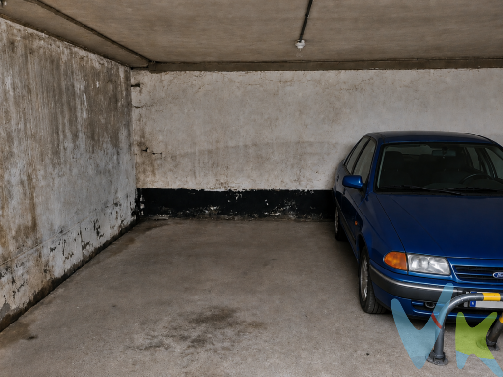 Plaza de garaje en venta en Renedo de PiélagosSe vende plaza de garaje de aproximadamente 13 m², situada en el centro de Renedo de Piélagos.Ideal para olvidarte de los problemas de aparcamiento y tener tu vehículo siempre protegido.¡Ven a verla sin compromiso!Gastos e Impuestos no incluidos en el precio. Compra sujeta a ITP. El comprador se hará cargo de los costes de la escritura e inscripción en el Registro de la Propiedad.Honorarios al comprador: 1.000  + IVA por gastos de gestión.Más información en www.activanorte.com