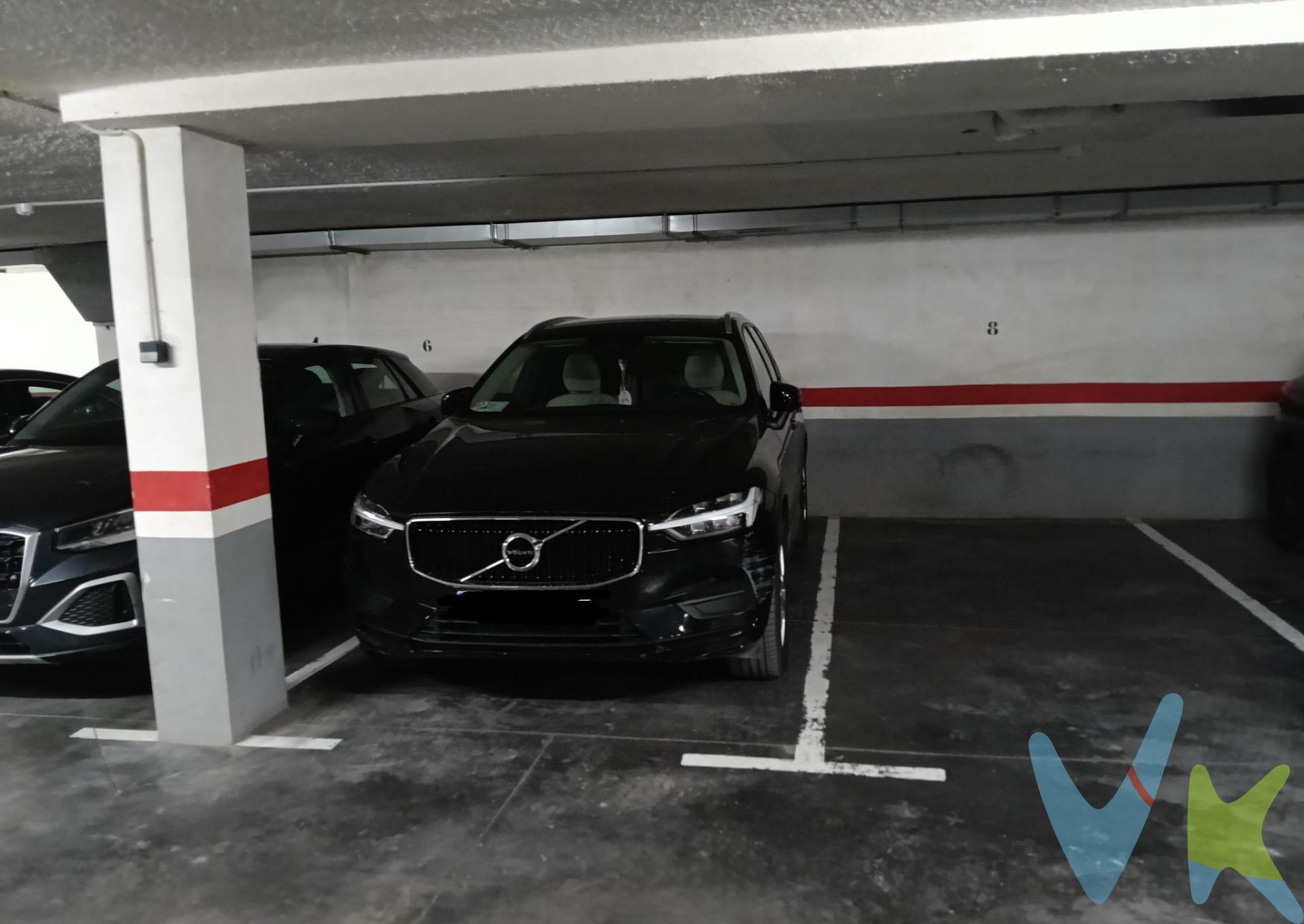 Oportunidad única de adquirir una plaza de garaje en la localidad de Benetusser, ideal para quienes buscan comodidad y seguridad al aparcar su vehículo. Esta propiedad se encuentra ubicada estratégicamente en el corazón del municipio, ofreciendo fácil acceso a las principales vías y servicios locales. Su conservación es excelente, garantizando así un espacio limpio y funcional desde el primer día. Está lista para ser utilizada inmediatamente por su nuevo propietario o inquilino potencial. Esta oferta representa una opción inteligente tanto como inversión inmobiliaria como por conveniencia personal. Los datos e información contenida en este anuncio no son vinculantes sino meramente informativos, la oferta está Los sujeta a cambios de precio, textos, fotos o cualquier otro contenido inesperado, la inmobiliaria se reserva el poder de modificarlo en cualquier momento. La venta de esta vivienda se gestiona mediante contrato de EXCLUSIVA COMPARTIDA por lo que se trabaja con más de 300 Inmobiliarias. Los gastos de la venta tales como notaría, registro y honorarios no están incluidos en el precio. INFORMACIÓN LEGAL AL CONSUMIDOR:. El precio indicado no incluye impuestos ni gastos derivados de la compraventa. Gastos a cargo del comprador:. • Impuesto de Transmisiones Patrimoniales (ITP): En segundas transmisiones, el tipo general vigente en la Comunitat Valenciana es del 10% sobre la base imponible, que será el mayor valor entre el precio de compraventa, el valor declarado o el valor de referencia catastral, pudiendo aplicarse tipos reducidos según las circunstancias del comprador. • Honorarios de intermediación inmobiliaria: 1% del precio final de venta con un mínimo de 1000€ + IVA (21%), a cargo del comprador. No incluidos en el precio de venta. • Notaría y Registro de la Propiedad: Los aranceles son oficiales y variables en función del precio y características de la operación. A título orientativo, entre 600 € y 1.000 €. Los gastos se distribuirán conforme a la normativa vigente, salvo pacto en contrario. Las condiciones pueden variar en función de las circunstancias personales y del régimen fiscal aplicable. Otros gastos:. • Gastos de financiación: Tasación, comisiones y condiciones bancarias según la entidad elegida por el comprador. • Gestoría: Servicio opcional, con costes variables en función del proveedor. • Podrán existir otros gastos inherentes a la formalización de la compraventa que correspondan al comprador según normativa vigente. El vendedor asumirá los gastos que legalmente le correspondan, salvo pacto en contrario. El inmueble no se encuentra sujeto, a fecha de publicación, a limitaciones de precio derivadas de normativa de zonas de mercado residencial tensionado. Se facilitará al cliente información detallada y personalizada de todos los costes asociados a la operación, así como la documentación relativa al inmueble, disponible en la sede física de la agencia - Av. Blasco Ibáñez 5 Bajo, 46970, Alaquàs (Valencia) y/o en el medio electrónico habilitado – www.inmueblesvalencianos.net. La agencia actúa exclusivamente como intermediaria en la operación. Cualquier compraventa queda sujeta a la aceptación expresa del vendedor y a la formalización del correspondiente contrato. El presente anuncio tiene carácter meramente informativo y no contractual, pudiendo estar sujeto a errores, cambios o actualizaciones.  . La venta de esta vivienda se gestiona mediante contrato de EXCLUSIVA COMPARTIDA por lo que se trabaja con cerca de 400 Inmobiliarias. . . 
