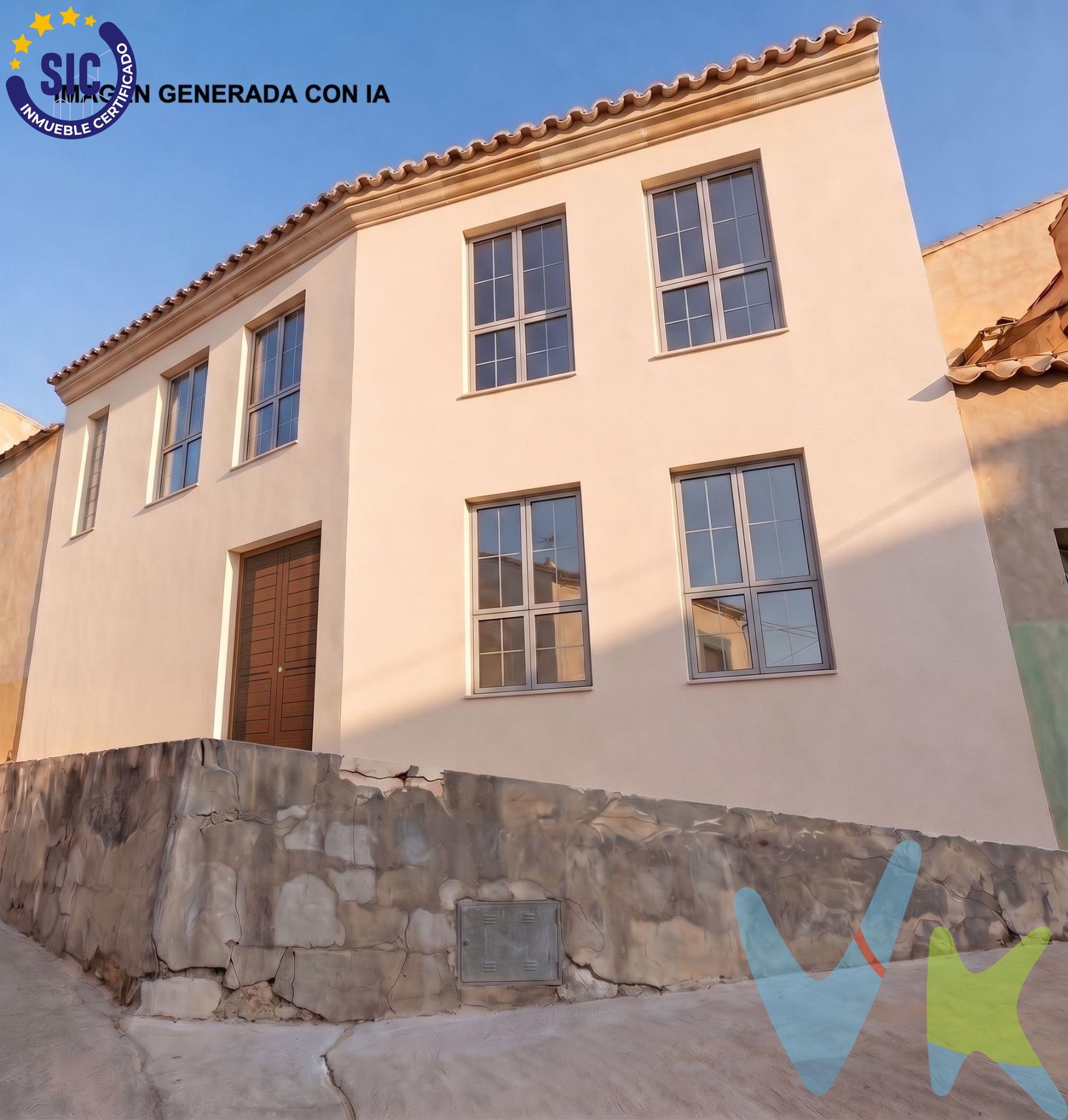 Si buscas diseñar tu hogar ideal desde cero o un proyecto inmobiliario con enorme potencial, esta casa de pueblo con acceso independiente a dos calles (Carrer Edetania y Carrer de Pompeu) es la oportunidad perfecta. Ubicada en pleno centro histórico, la propiedad cuenta con proyecto redactado y parte de los trabajos de reforma ya iniciados, lo que permite ganar un tiempo valioso en la ejecución de la obra. Con 168m 2 construidos catastrales, distribuidos en 2 plantas, su diseño está pensado para aprovechar al máximo la luz cruzada, el espacio y la ventilación natural. Distribución según Proyecto Técnico:. Planta Baja. Espacioso salón-comedor con cocina abierta de concepto integrado, ideal para crear un ambiente moderno, social y luminoso. 1 dormitorio. 1 baño completo. Patio interior, perfecto como terraza privada y eje de luz natural para la vivienda. Planta Primera. 2 habitaciones de gran tamaño (con 3,30 m de altura libre) y orientación exterior. Baño completo. Zona de anexo multifuncional con salida a terraza/patio y comunicación hacia el Carrer de Pompeu. Escalera/núcleo de circulación con vista al patio central. Puntos Fuertes Destacados:. Doble Fachada y Acceso: Salida y entrada independiente por dos calles paralelas (Edetania y Pompeu), lo que garantiza ventilación cruzada,. más luminosidad y múltiples posibilidades de distribución. Proyecto Técnico Listo: Planteamiento funcional moderno que simplifica la continuidad de la obra. Ubicación Histórica: En el centro tradicional de Llíria, a un paso de todos los servicios locales y con fácil acceso. Ideal tanto para familias que deseen personalizar el desarrollo de su vivienda como para inversores que busquen una propiedad singular para reforma en zona consolidada. ¡Contáctanos para concertar una visita y revisar la documentación y planos sobre el terreno!. VENTA:. PVP 98.000€. Gastos e impuestos no incluidos en el precio. La compra conlleva impuestos y gastos de formalización para el comprador. A título orientativo se informa que en segundas transmisiones el ITP con carácter general en Valencia es del 9%, pudiendo existir otros tipos impositivos atendiendo a las circunstancias personales del comprador u otras circunstancias previstas legalmente. Base imponible del impuesto el mayor valor entre el precio de compraventa, la tasación o el valor de referencia catastral. En cuanto a los gastos de notaría y registro, en su caso, suelen oscilar aprox. entre 1,5% y 2,5% (aranceles variables según precio, n.º de copias y complejidad). El comprador elige notario. Si el comprador precisase de hipoteca: tasación, condiciones y costes bancarios serán según entidad elegida por el comprador, así como los gastos de gestoría, y cualesquiera otros gastos inherentes a la formalización de la compraventa que legalmente correspondan a la parte compradora, salvo pacto expreso en contrario con el vendedor. El consumidor tiene, conforme a la normativa vigente, a su disposición información y documentación adicional relativa al inmueble y condiciones de la compraventa, que podrá ser consultada en C/Joaquín Costa 4, bajo 46005 Valencia. Honorarios de mediación inmobiliaria a cargo del COMPRADOR: (3.000€ más IVA (21%), salvo otro pacto.); y de VENDEDOR (según acuerdo con el mismo). Se informa al consumidor que la agencia actúa como intermediaria inmobiliaria en la operación, estando cualquier eventual compraventa y sus condiciones sujeta a la aceptación expresa del propietario-vendedor y a la posterior formalización del correspondiente contrato.