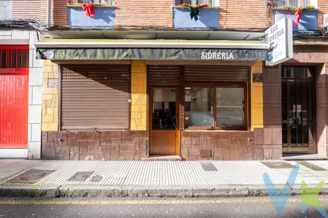 Local de hostelería en venta en la zona del Llano (Gijón), cuenta con una superficie de 53 m². Ubicado en un área consolidada, rodeado de servicios, comercios y zonas residenciales. El local dispone de cocina equipada, barra almacén, mobiliario y aseos en buen estado y cuenta con OCA,, lo que permite su puesta en funcionamiento de manera prácticamente inmediata y sin necesidad de grandes inversiones. Se presenta como una excelente oportunidad para emprendedores o inversores del sector hostelero que busquen un espacio preparado, funcional y bien situado.En el precio no está incluido el 8% de Impuestos de Transmisiones Patrimoniales, ni los gastos de Notaría y Registro, así como los honorarios del comprador a la agencia.