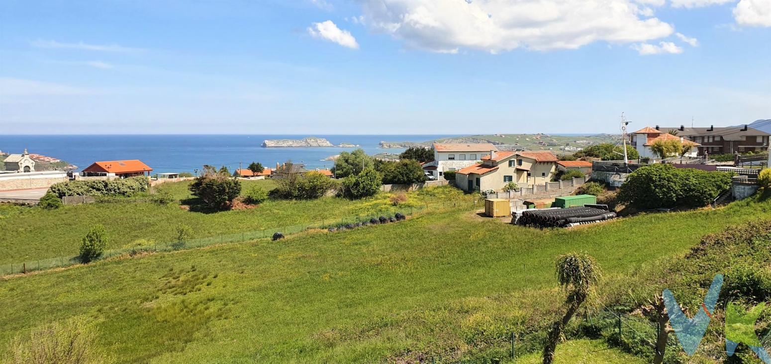 Apartamento de dos habitaciones en el centro de Suances, con bonitas vistas al mar dentro de una urbanizacion con piscina. Completamente amueblado. 