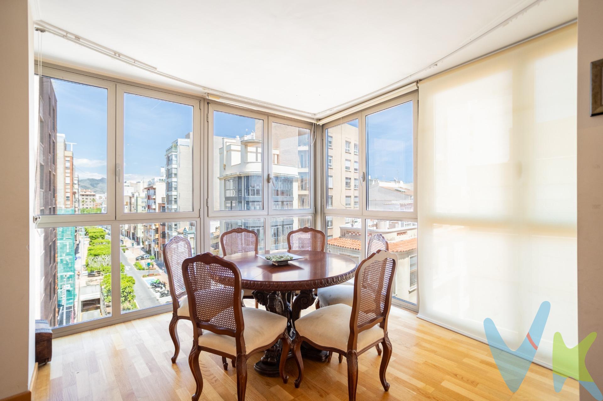 Exclusiva vivienda en pleno corazón de Castellón – Plaza Clavé, esquina Calle Enmedio. Presentamos una propiedad única, ideal para quienes buscan DISTINCIÓN, CONFORT y una UBICACIÓN INMEJORABLE,  en el CENTRO neurálgico de Castellón de la Plana. Situada en la emblemática Plaza Clavé, junto a la prestigiosa Calle Enmedio, esta vivienda representa una oportunidad excepcional vivir en el centro de Castellón, con tan solo 6  vecinos y vivienda por planta en un  ESTILO DE VIDA URBANO Y EXCLUSIVO. ,. La propiedad ocupa una PLANTA COMPLETA DEL EDIFICIO, lo que garantiza máxima PRIVACIDAD y TRANQUILIDAD. El ACCESO PRIVADO DESDE EL ASCENSOR  con clave de seguridad proporciona un plus de comodidad y protección, convirtiéndola en un hogar ideal para vivir todo el año. Su localización estratégica permite disfrutar de todos los servicios y comodidades del centro: zonas comerciales, financieras, culturales y de ocio se encuentran a escasos pasos. Además, cuenta con EXCELENTES CONEXIONES POR CARRETERA, con salidas rápidas hacia las principales autovías, autopistas y las playas del Grao de Castellón. INCLUYE TRES PLAZAS DE GARAJE Y DOS TRASTEROS EN EL MISMO EDIFICIO , un valor añadido difícil de encontrar en pleno centro, todo por un precio altamente competitivo. No dejes pasar esta oportunidad única de adquirir una propiedad singular en una de las zonas más privilegiadas de la ciudad. Contactanos para mas información! 🏡✨. La descripción y los datos del presente inmueble tienen carácter meramente informativo y en ningún caso contractual. En el precio de la vivienda no están incluidos los honorarios de agencia, gastos de compraventa y/o financiación. Por mandato expreso del propietario, comercializamos este inmueble en exclusiva compartida, lo que garantiza un servicio de calidad, un trato fácil y personalizado, una gran difusión en nuestras redes compartidas y sin interferencias de terceros. Por este motivo se ruega no molestar al propietario, a los ocupantes de la propiedad, a los vecinos o conserjes del edificio si los hubiera. . Si eres una agencia, llámanos colaboraremos contigo. . Muchas gracias. 