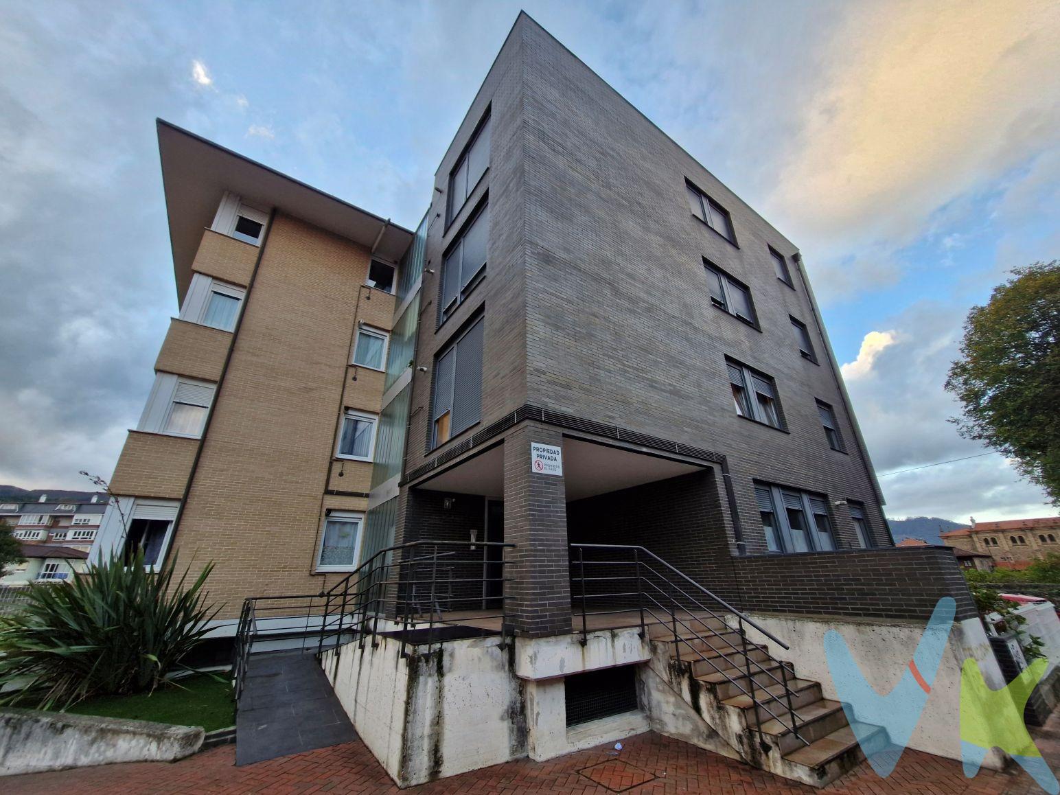 Si lo que buscas es un hogar cómodo, bien ubicado y completamente nuevo, esta vivienda es una oportunidad que no puedes dejar pasar.  Ubicada en una zona tranquila, justo enfrente del Colegio La Salle, y con todos los servicios a un paso: supermercados, comercios, transporte, centro de salud… lo tendrás todo sin renunciar a la calma. Este piso está completamente de obra, listo para que lo estrenes tú y lo conviertas en el hogar que imaginas desde cero.  Distribución funcional y cómoda:.  - 3 habitaciones bien proporcionadas.  -  Salón luminoso y acogedor.  - Cocina independiente con tendedero. Acceso  al portal adaptado para personas con movilidad reducida. Ascensor a cota cero que comunica directamente con la plaza de garaje.  Plaza de garaje incluida en el mismo edificio. Muy luminoso, con buena orientación. Una vivienda perfecta tanto si buscas tu primer hogar, como si quieres invertir en un piso moderno, sin reformas y en una ubicación estratégica del Valle de Buelna.  Estrena tú. Diseña tú. Vive tú. Contáctanos y agenda tu visita. Porque hay pisos.. y luego están los que esperan por ti. Gastos de la transacción: . Compra sujeta al Impuesto de transmisiones Patrimoniales. El adquiriente se hará cargo del coste de la escritura y su inscripción en el Registro de la Propiedad. 