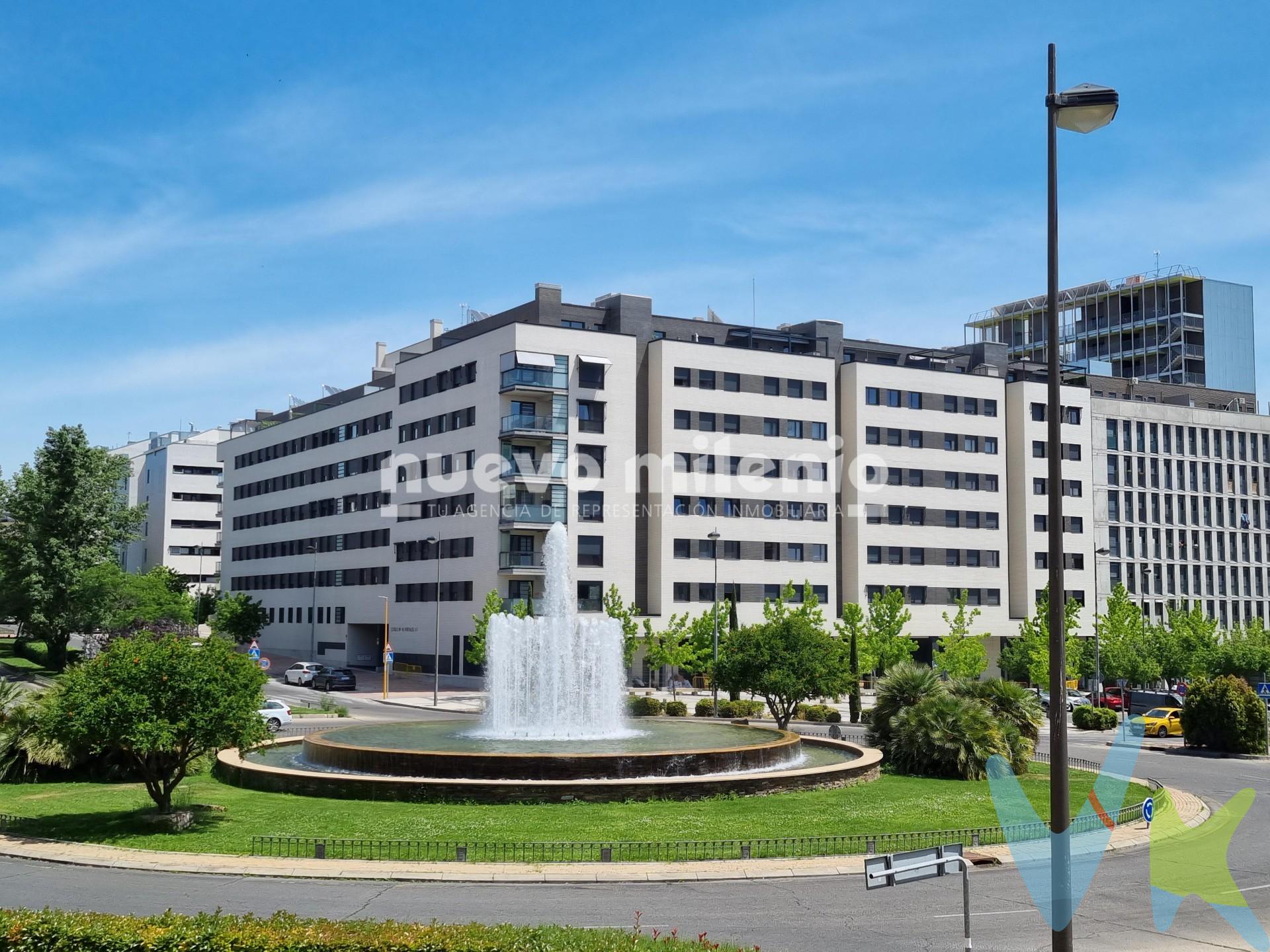 Plaza de garaje con excelente ubicación, frente a Renfe Retamas, en urbanizacion privada con conserjería y ascensor.

Las condiciones de la venta establecen que el comprador deberá abonar un importe adicional fijo de 500 €, más 21% de IVA, sobre el precio publicitado.