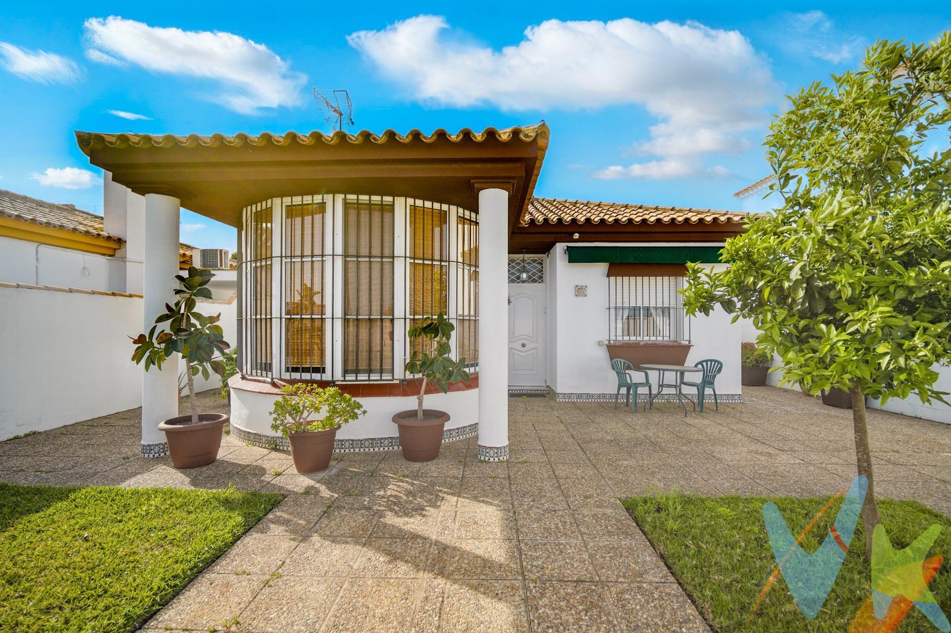 Descubre este espectacular chalet ubicado en la cotizada zona de Sancti Petri, a pocos pasos del mar y el antiguo puerto pesquero. Con una superficie construida de 86 m² sobre una generosa parcela de 400 m², esta propiedad está diseñada para ofrecerte comodidad y calidad. Cuenta con dos amplias habitaciones dobles, una habitación sencilla y tres baños que incluyen un baño en suite ideal para tu privacidad. Disfruta del aire acondicionado presente en todas las estancias, perfectas tanto para los calurosos días veraniegos como para relajarte durante todo el año. El exterior no se queda atrás; cuenta con un hermoso jardín donde podrás disfrutar momentos al aire libre junto a su piscina privada o organizar inolvidables reuniones familiares bajo el acogedor porche trasero equipado especialmente pensando en tus mejores recuerdos. Además, tendrás acceso a barbacoa perfecta para esos días soleados. La carpintería interior es toda madera aportando calidez al ambiente mientras que la orientación sur garantiza luminosidad natural durante todo el día ¡Así mismo tendrás cerca paradas autobús facilitándote así desplazamientos hacia La Barrosa! Esta casa te espera lista 'para entrar a vivir'. No pierdas esta oportunidad única valorada actualmente en €650.000. Comercializamos este inmueble en exclusiva, lo que le garantiza el acceso a toda la información y un servicio de calidad. En cumplimiento del Decreto de la Junta de Andalucía 218/2005 del 11 de Octubre, se informa al cliente que los gastos notariales, registrales, ITP y otros gastos inherentes a la compraventa no están incluidos en el precio. Igualmente disponemos del Documento Informativo Abreviado de la Propiedad (D.I.A) , y de un Seguro de Caución para garantizar las cantidades entregadas a nuestra Agencia en concepto de Reserva y/o Arras.