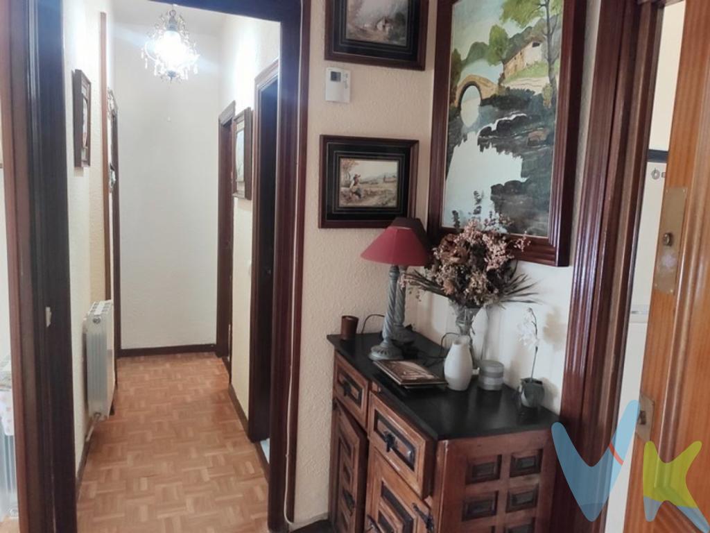 ¿Estás pensando en independizarte y no encuentras el modo?...Pues tal vez podamos ayudarte.Te ofrecemos una vivienda en el Barrio Covadonga, que dispone de dos dormitorios, sala, cocina y baño.Aunque actualmente está habitable, con una pequeña actualización, se podría convertir en ese hogar que tanto ansías.Dispone de calefacción de gas. Las ventanas son parte de PVC y parte de aluminio.No dejes de venir a verlo por tí mismo, sin ningún tipo de compromiso.