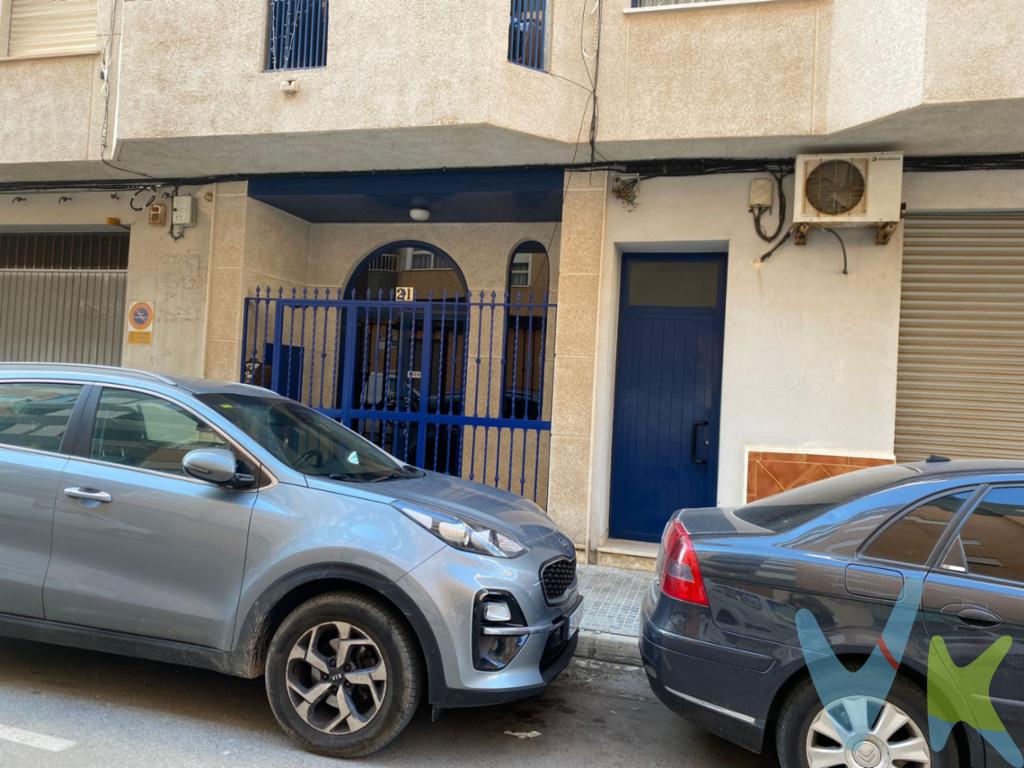 Plaza de Garaje en venta en la zona de Las Islas, en Puerto de Sagunto. Trastero con acceso en la misma plaza. El trastero tienne una medida de 243x181 cm * En INMOBILIARIA GRUPO YP estamos registrados como Agentes de Intermediación Inmobiliaria de la Comunitat Valenciana con Número de registro RAICV 3463, y cumplimos con todos los requisitos que debe tener un profesional del sector inmobiliario.*Por mandato expreso del propietario, comercializamos este inmueble en exclusiva, lo que le garantiza el acceso a toda la información, a un servicio de calidad, un trato fácil, sencillo y sin interferencias de terceros. Si usted es agente inmobiliario y tiene un cliente para este inmueble, llámenos estaremos encantados de colaborar.*El precio indicado no incluye gastos ni otros conceptos. A tal efecto, se informa que al referido precio habrá que añadirle los gastos propios de la transmisión inmobiliaria, entre los que cabe enumerar los siguientes: honorarios notariales, impuesto al que se encuentre sujeta la transmisión (Impuesto sobre el Valor Añadido o Impuesto sobre Transmisiones Patrimoniales y Actos Jurídicos Documentados, según el caso), gastos de inscripción en el Registro de la Propiedad y honorarios de intermediación de la agencia inmobiliaria (500 euros+iva).Este anuncio es meramente informativo, en ningún caso los textos, fotos, imágenes o cualquier otro contenido del presente anuncio tienen carácter contractual. 