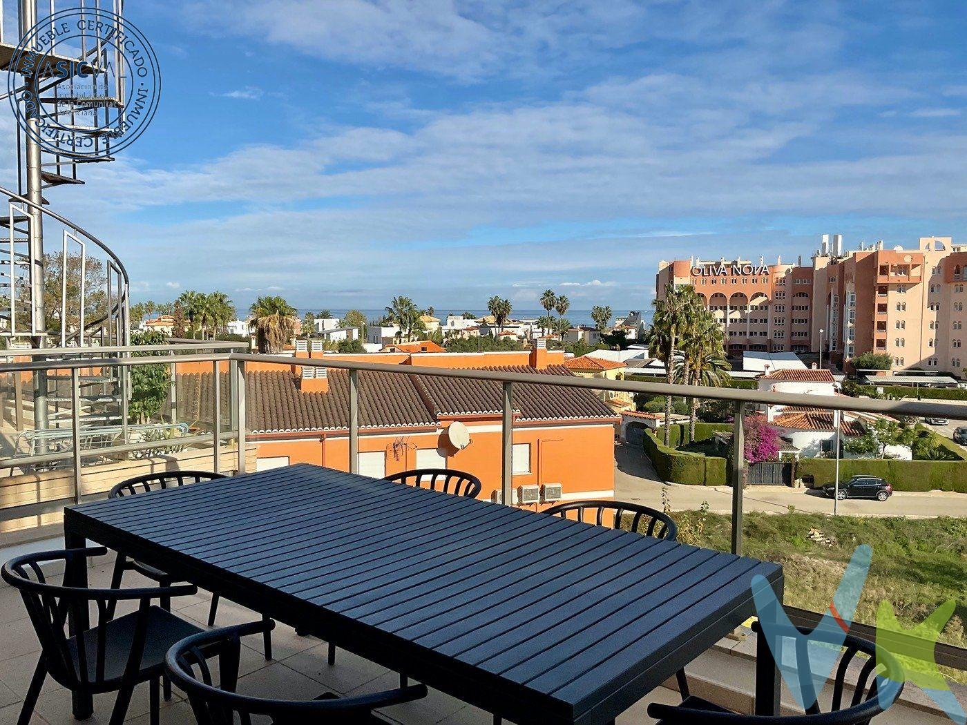 . ¡El paraíso te espera en este precioso Ático Dúplex en Oliva Nova! Con una distribución de ensueño, esta propiedad cuenta con 3 dormitorios, 2 baños y un amplio salón que se conecta con una encantadora terraza. ¿Y lo mejor? Una terraza privativa en la parte superior, ¡ideal para disfrutar del sol y las vistas espectaculares!😎. Totalmente equipado y listo para convertirse en tu hogar permanente, refugio vacacional o una inversión inteligente. Además, ¡no te preocupes por el estacionamiento! Dos plazas de parking 🚗 están incluidas en este paquete excepcional. Imagina vivir en una comunidad tranquila, donde cada día se siente como unas vacaciones permanentes. Y si te encanta nadar 🏊🏻‍♀️, disfruta de la piscina comunitaria a tu disposición en cualquier momento. Los detalles lo dicen todo: cuenta con una superficie de 103.00 m² y una generosa terraza de 48.00 m², esta propiedad se encuentra a solo 350 metros de la playa. Con 2 habitaciones dobles y una habitación sencilla, posee una distribución perfecta para la vida diaria o para recibir a tus invitados con comodidad. La cocina equipada, los acabados de alta calidad y la orientación sureste hacen de este lugar un verdadero oasis. ¡Y las comodidades extras son increíbles! Desde el aire acondicionado hasta el ascensor, pasando por los techos altos y el video portero, cada detalle está cuidadosamente pensado para tu confort. Con vistas al mar🏖y a las montañas 🌄, cerca de campos de golf 🏌️‍♂️, supermercados y centros comerciales, esta propiedad ofrece una oportunidad única a un precio espectacular. No dejes pasar este lujo accesible, ¡tu hogar de ensueño te espera en Oliva Nova!. LICENCIA TURÍSTICA DISPONIBLE. P.V.P. IMPUESTOS Y TASAS NO INCLUIDOS (IVA, ITPAJD) NO INCLUIDOS GASTOS DE NOTARÍA Y REGISTRO. DETALLES:. Ático Dúplex en Oliva zona Oliva nova, 103.00 m. de superficie, 48.00 m2 de terraza, 350 m. de la playa, 2 habitaciones dobles y  una habitacion sencilla, 2 baños, propiedad para entrar a vivir, cocina equipada, carpintería interior de lacado blanco, orientación sureste, gres, carpintería exterior de aluminio / climalit. Extras: 2ª mano, aire acondicionado, alarma, armarios empotrados, ascensor, balcón, bomba frío y calor, calefacción, jardín, luminoso, piscina comunitaria, playa, salon-comedor, solarium, soleado, techos altos, terraza, video portero, arboles, centros comerciales, costa, golf, montaña, supermercados, urbanización, vallado, vistas al mar, vistas despejadas, garaje  incluido, parking incluido. 