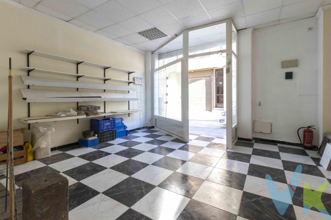 Te presentamos en exclusiva esta magnifica Casa de pueblo, en el centro de Torrent, al lado de Padre Méndez, cuyo último uso fue de Comercio.Ideal para hacer tu nuevo proyecto y CONSTRUIRTE TU NUEVO HOGARCalle muy céntrica.Posibilidad de edificar varias plantas, NO DUDES EN PEDIR MAS INFORMACIÓN.Por mandato expreso del propietario, comercializamos este inmueble EN EXCLUSIVA, lo que le garantiza un servicio de calidad, un trato fácil, sencillo y sin interferencias de terceros. Por este motivo, se ruega no molestar al propietario, a los ocupantes de la propiedad, a los vecinos. Muchas gracias por su comprensión. El precio publicado NO incluye:- Los gastos de notaría- El impuesto de transmisiones patrimoniales, que en la comunidad valenciana es del 10 %, en general, (salvo supuestos de bonificación por el comprador)- Los gastos del registro de la propiedad.- Los honorarios de la inmobiliaria que paga la parte compradora.Asimismo no incluye ningún otro gasto asociado que no este específicamente que esta incluido. Los datos e información contenida en este anuncio es meramente informativa, por lo que no tiene carácter contractual, pudiendo contener errores, reservándose la inmobiliaria a poder modificarla en cualquier momento. Para saber más sobre el mismo no dude en ponerse en contacto con nosotros. 