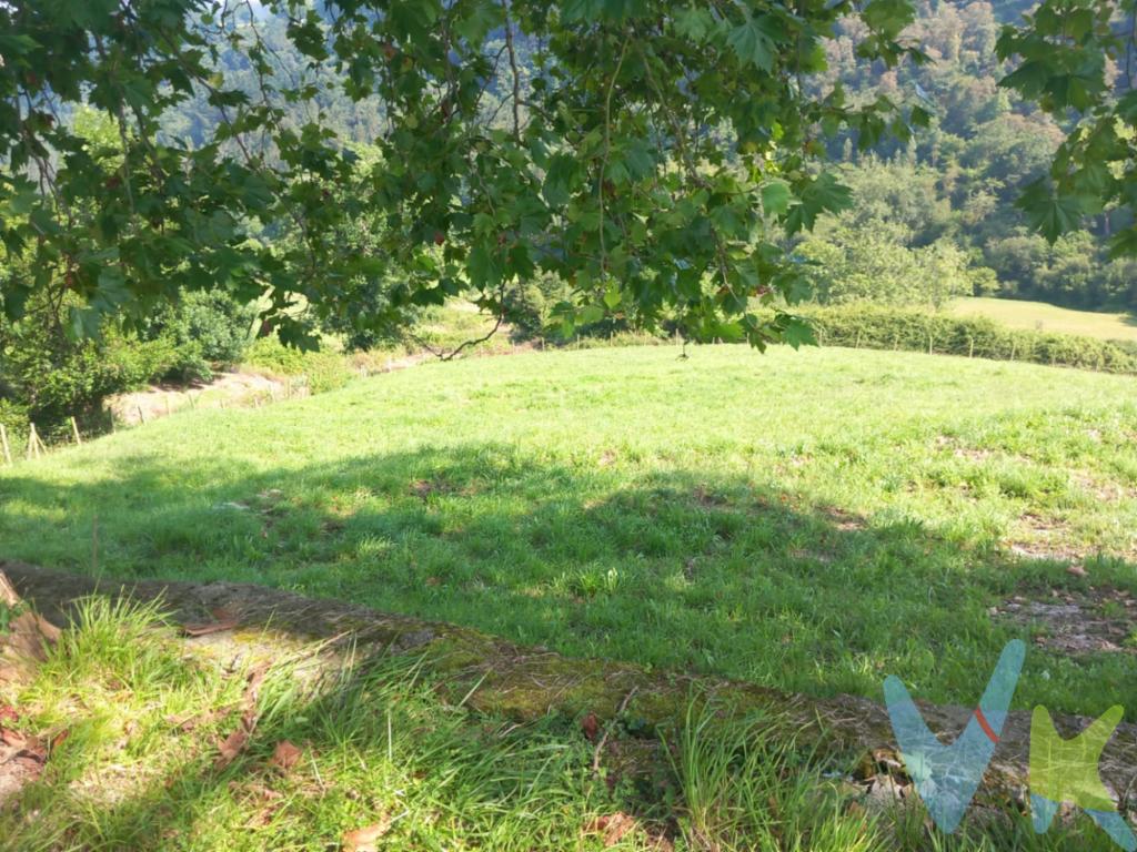 En el pueblo de Labarces, ponemos a su disposición una finca rústica de 2680m2, con posibilidad de construir (previa autorización de la CROTU) una gran vivienda unifamiliar de 268m2 construidos en planta baja, 268 mts construidos en planta alta y si se quiere, un sótano. O quizás para desarrollar un gran proyecto de alquiler turístico. Con esta dimensión, tienes todas las posibilidades!.De fácil acceso, con servicios de agua y luz cercanos. Labarces se encuentra a tan sólo quince minutos de playas de San VIcente de la Barquera, Oyambre y Comillas. Muy cercano también a las cuevas del Soplao. Y de diferentes puntos de interés.Solicítenos información sin compromiso. 