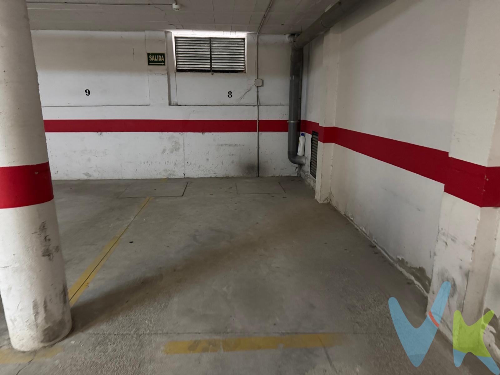 Plaza de garaje  situada en la zona del Barrio Alto, en una zona residencial y en un entorno tranquilo. La plaza es cómoda, de fácil acceso y buena maniobrabilidad. Ideal para residentes de la zona o como inversión . *Le informamos que los gastos de notaría, impuestos y honorarios de la agencia no están incluidos en el precio.