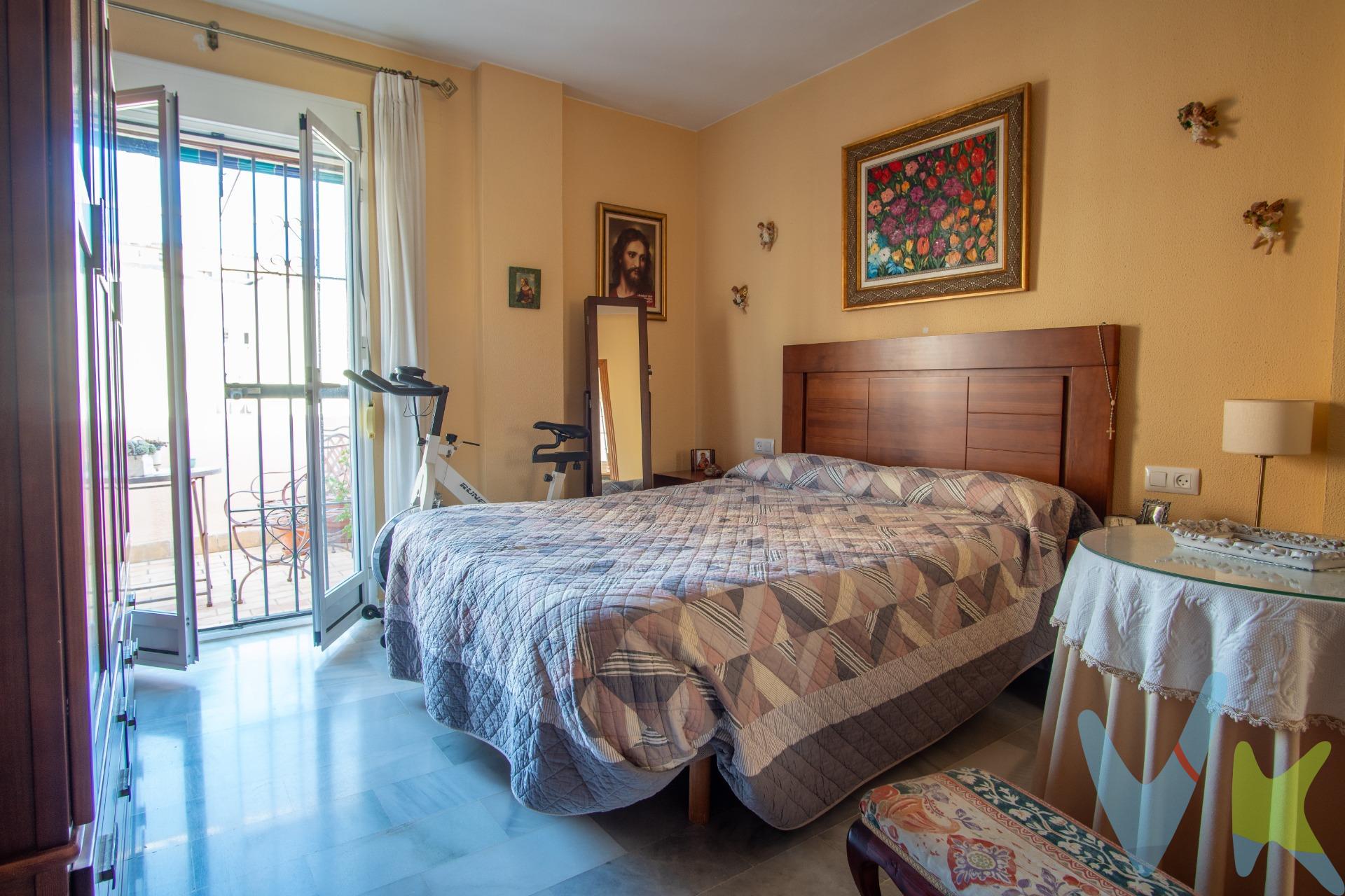 Si buscas un hogar con espacio, diseño moderno y listo para entrar a vivir, este piso tipo dúplex en primera planta es la oportunidad que estabas esperando. Ubicado en en Cobreros Nuevo, una de las zonas más demandadas de San Fernando, este inmueble destaca por sus excelentes calidades, distribución funcional y una terraza privada de 16 m². Distribución y características:. 🔹 Planta principal:. ✔ Salón amplio y luminoso, con aire acondicionado, perfecto para disfrutar de una temperatura ideal durante todo el año. 🛋️❄️☀️. ✔ Cocina independiente y gran capacidad de almacenamiento. 🍽️🔝. ✔ Baño completo. 🚿. 🔹 Planta alta:. ✔ Dormitorio principal tipo suite, con vestidor y baño privado, un espacio pensado para el confort. 🚪✨. ✔ Segundo dormitorio, ideal como habitación auxiliar, despacho o zona de estudio. 🛏️📚. ✔ Terraza abierta de 16 m², perfecta para disfrutar de momentos al aire libre. 🌿🌇. Calidades y estado:. ✅ Suelos de mármol, que aportan elegancia y durabilidad. ✨. ✅ En muy buen estado, listo para entrar a vivir sin necesidad de reformas. Ubicación excepcional:. 📍 Cobreros Nuevo, una zona céntrica y bien comunicada. 🚉 Cerca de la estación y con rápido acceso a Cádiz y Chiclana. 🛍️ A un paso de comercios, supermercados, colegios y transporte público. Si buscas un hogar moderno, luminoso y con una ubicación estratégica, este dúplex es la opción ideal para ti. 📞 ¡Llámanos y agenda tu visita antes de que se venda! 🏡✨. Informamos a nuestros clientes de que los gastos de notaría, registro, gestoría, impuestos y los honorarios de la agencia no están incluidos en el precio. A su vez, disponemos del documento informativo abreviado de la propiedad (según decreto 218/2005, del 11 de octubre) y de seguro de caución, para la protección del dinero entregado como señal para la reserva de una vivienda. Por mandato expreso del propietario, comercializamos este inmueble en exclusiva, lo que le garantiza el acceso a toda la información, a un servicio de calidad, un trato fácil, sencillo y sin interferencias de terceros. Por este motivo, se ruega no molestar al propietario, a los ocupantes de la propiedad o a los vecinos. Muchas gracias por su comprensión.