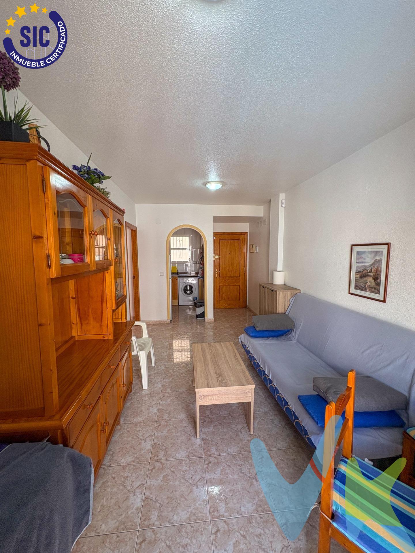 ¡OPORTUNIDAD EN TORREVIEJA POR SOLO 95.500€!. Imagina despertarte cada mañana en tu propio apartamento en la costa alicantina, con la luz del sol entrando por las ventanas y la tranquilidad de vivir en una zona con todo a mano. Este acogedor piso en la zona Francisco Casanovas de Torrevieja lo tiene todo: ubicación, comodidad y un precio que lo hace una auténtica oportunidad. Situado en una primera planta sin ascensor, el apartamento cuenta con un dormitorio doble, un baño, salón-comedor y una cocina americana totalmente equipada. Está en perfecto estado, listo para entrar a vivir desde el primer día, sin necesidad de reformas. Además, podrás disfrutar de una agradable terraza y vistas a la piscina comunitaria, ideales para relajarte en tu día a día o en vacaciones. Con carpintería de madera, ventanas climalit, armarios empotrados, aire acondicionado y termo eléctrico, esta vivienda es práctica, funcional y cómoda. La zona está rodeada de supermercados, centros médicos, colegios, parques y todo tipo de servicios. Y por supuesto, a un paso del mar. Ya sea que estés buscando tu primera vivienda, una inversión rentable o simplemente un lugar donde escaparte del ruido y el estrés, este apartamento es justo lo que necesitas. ¡No lo dejes escapar! Llámanos y ven a verlo antes de que vuele. La descripción del presente inmueble e imágenes tienen mero carácter informativo y en ningún caso carácter contractual, pudiendo ser modificados por la inmobiliaria comercializadora sin que ello implique responsabilidad alguna frente a terceros. En el precio de venta a público, esta propiedad NO incluye los gastos de adquisición (Notario, registro, gestión, honorarios, etc…).