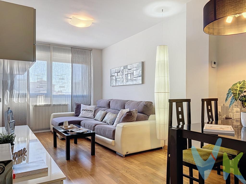 Piso de dos dormitorios en Queiles. Totalmente amueblado, con electrodomésticos y en un estado de conservación excelente, listo para entrar a vivir. Incluye plaza de garaje y trastero en el mismo edificio. No dejes pasar la oportunidad, esta vivienda te va a sorprender.