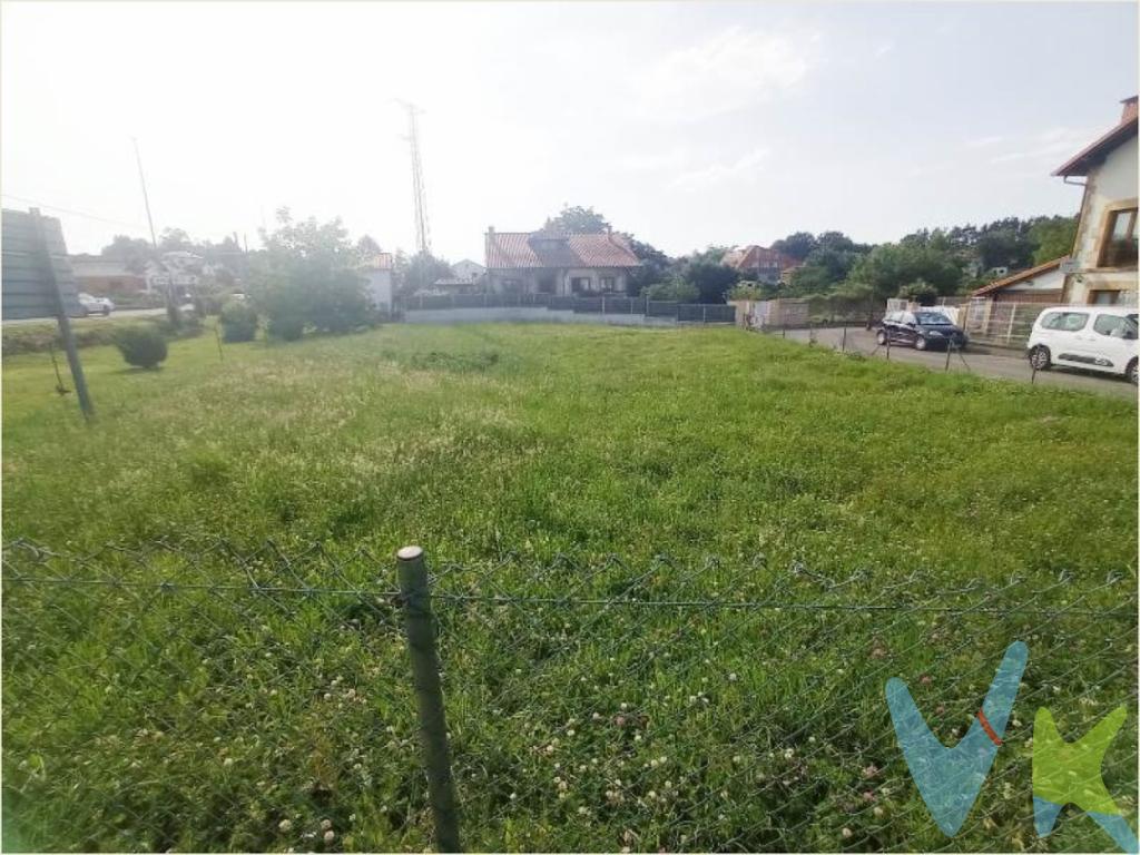 Tal vez lleves tiempo buscando el emplazamiento ideal para establecer tu nuevo hogar...pues si sigues leyendo, tal vez te decidas por esta bonita parcela urbana.Está situada en la población de Valles, perteneciente al municipio de Reocín, y dispone de servicios a pie de finca.Tiene buena ubicación y está bien comunicada.Por su edificabilidad, podrías hacer una vivienda unifamiliar o dos adosadas.Cerca de Puente San Miguel, donde dispones de todo tipo de servicios, comercios, bancos, farmacia, etc.Precio negociable, una vez visitada.Si quieres verla, solicita una visita y te daremos todos los detalles. 